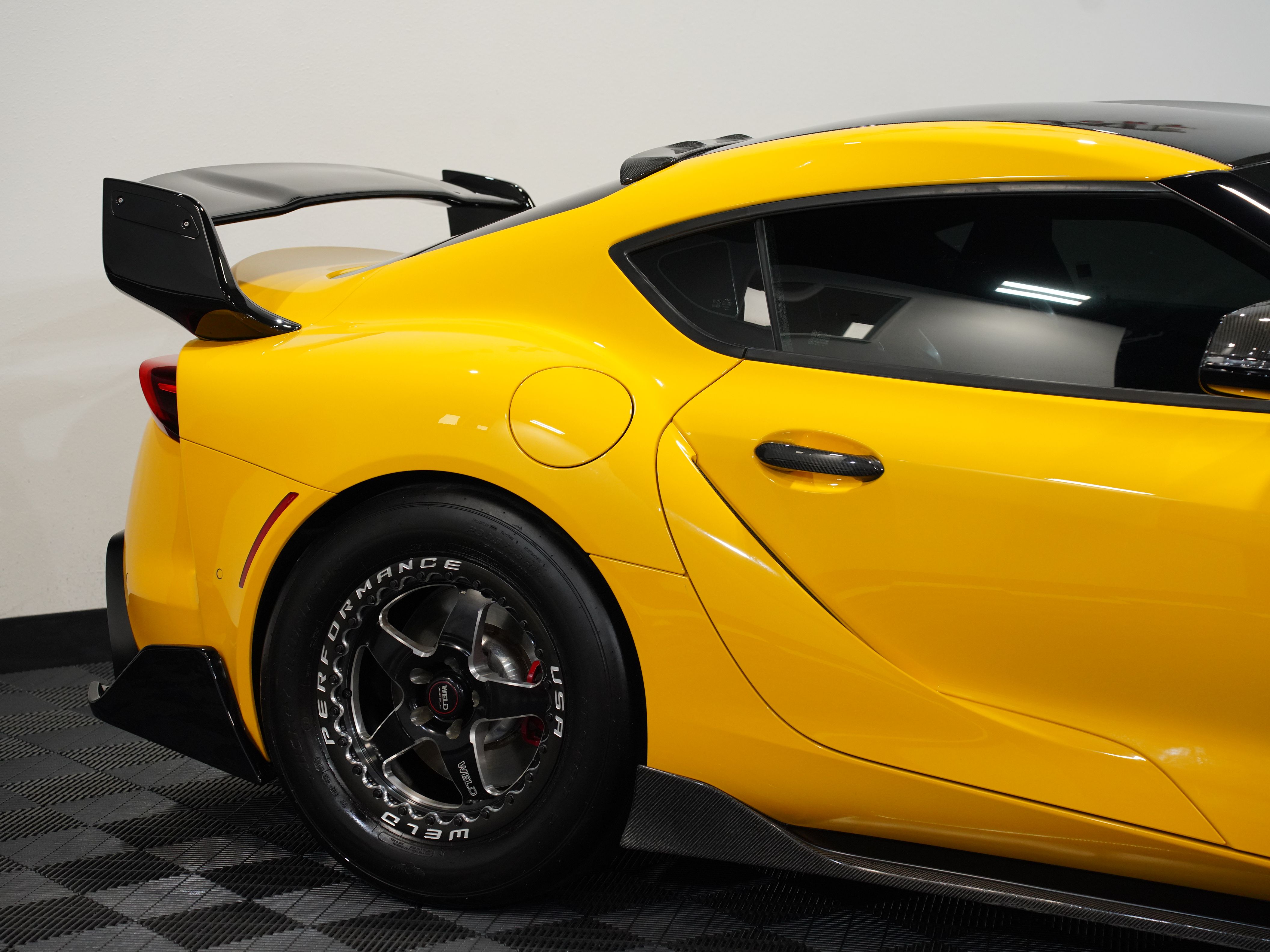 YELLOW, 2022 TOYOTA GR SUPRA Image 16