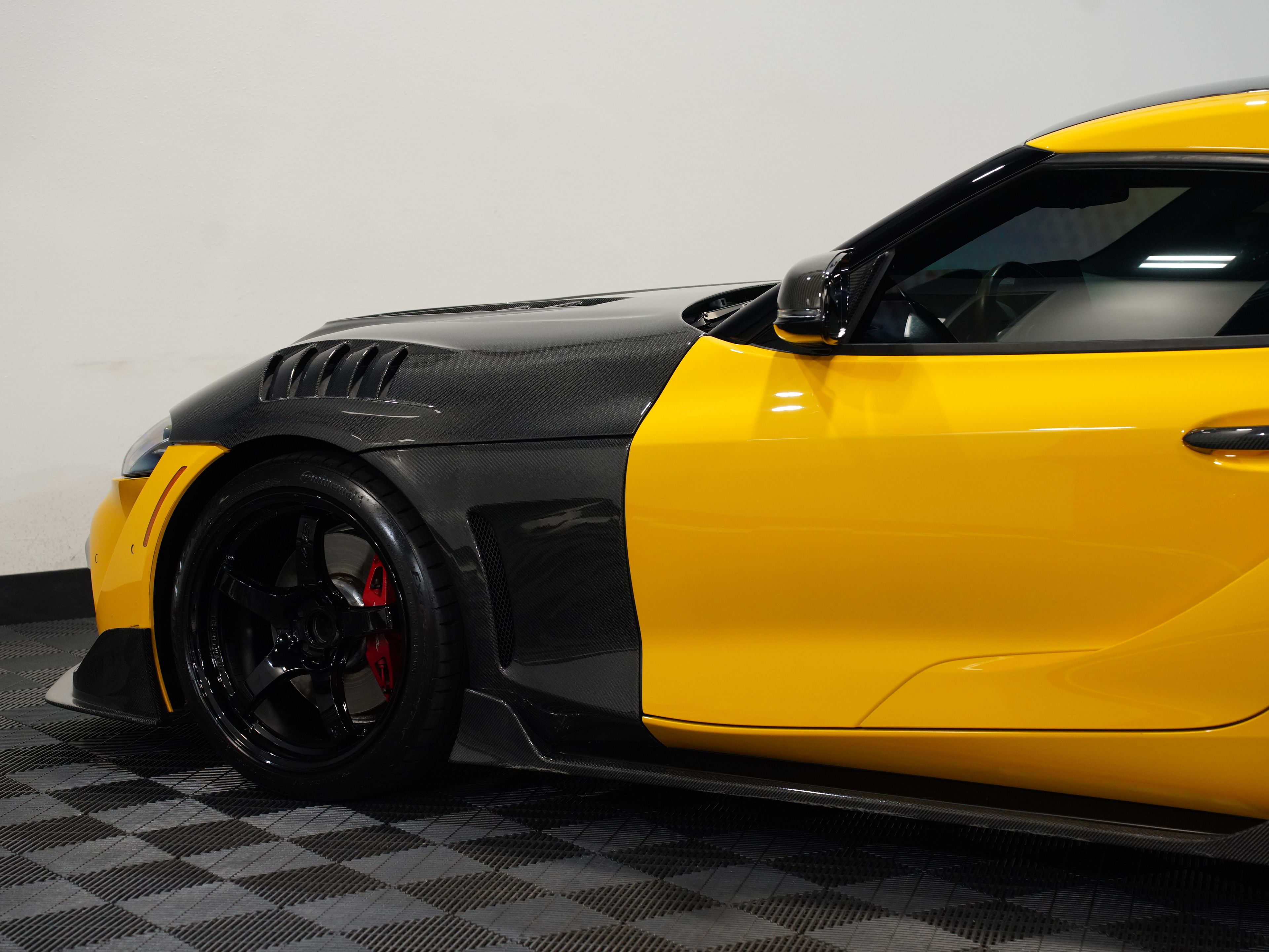 YELLOW, 2022 TOYOTA GR SUPRA Image 27