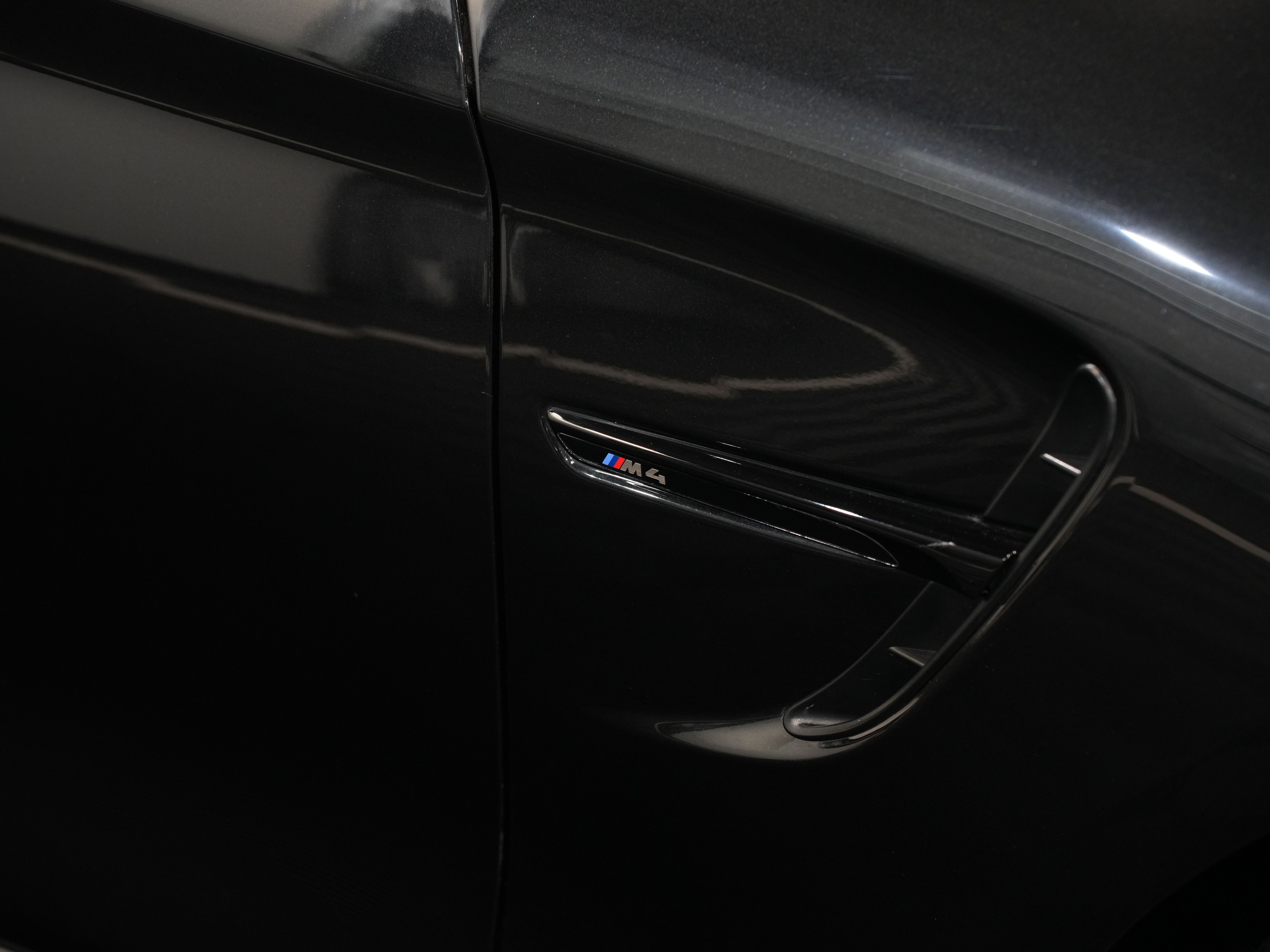 BLACK, 2016 BMW M4 Image 13