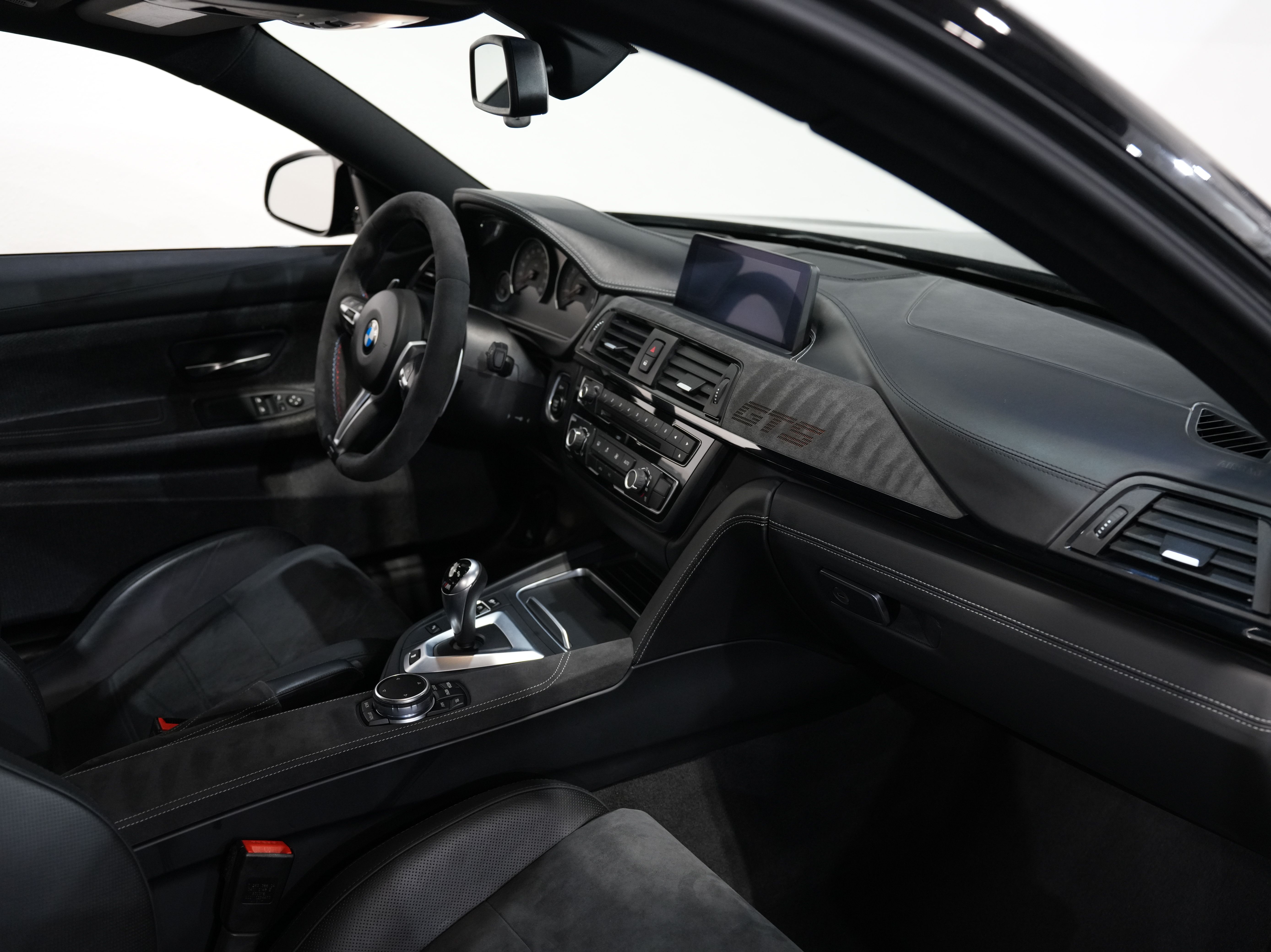 BLACK, 2016 BMW M4 Image 37