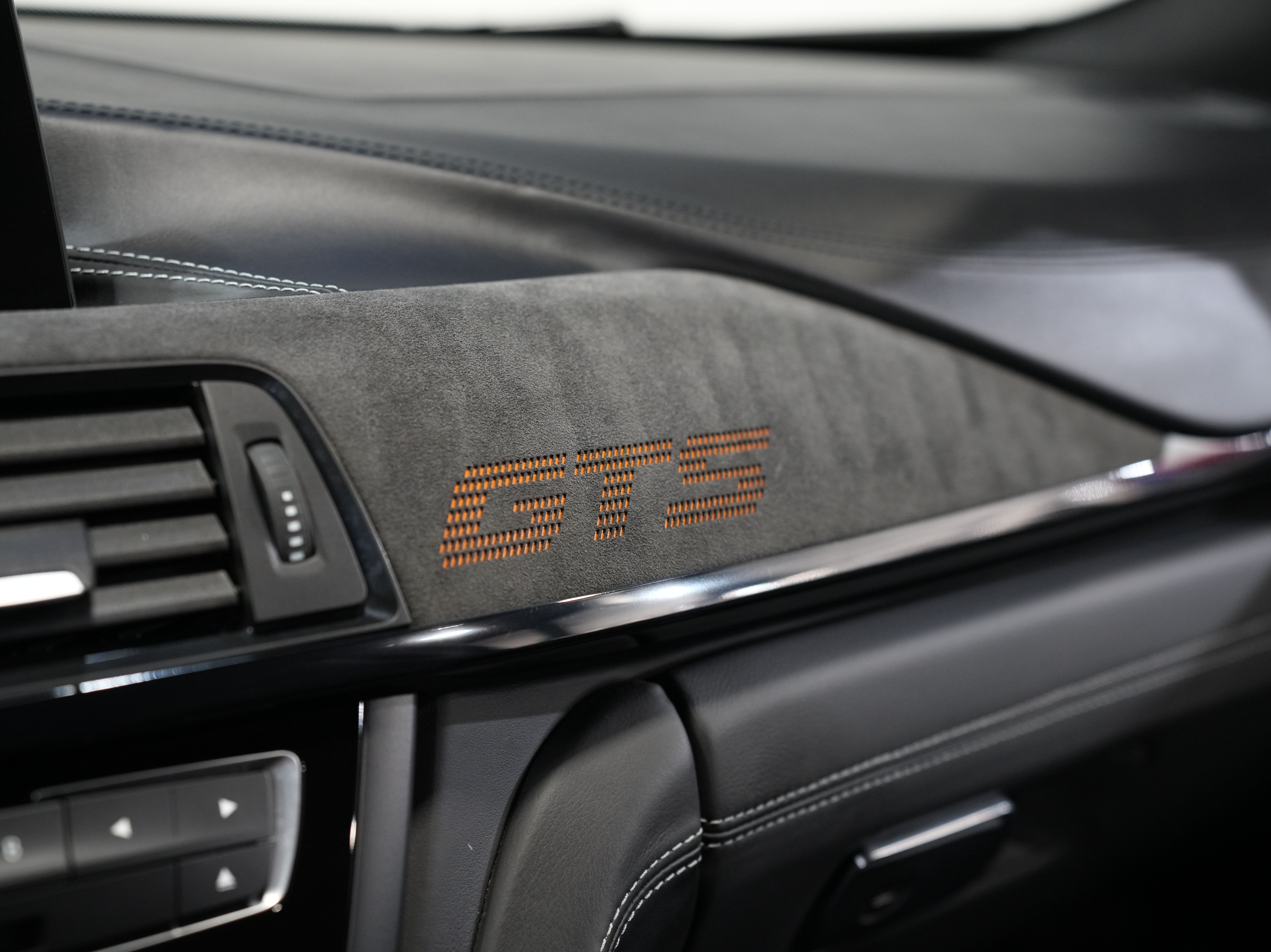BLACK, 2016 BMW M4 Image 48