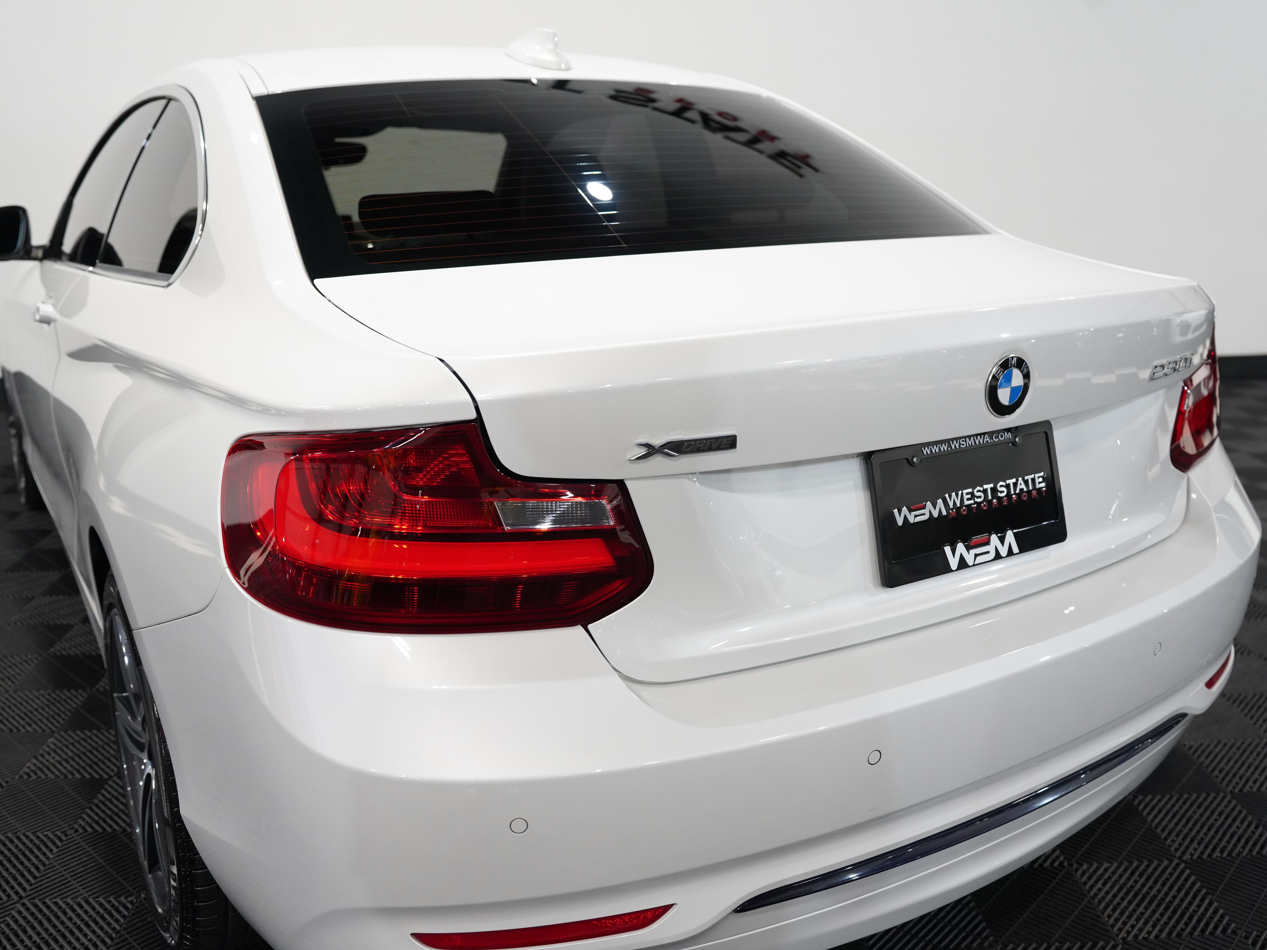 WHITE, 2017 BMW 2 SERIES Image 17