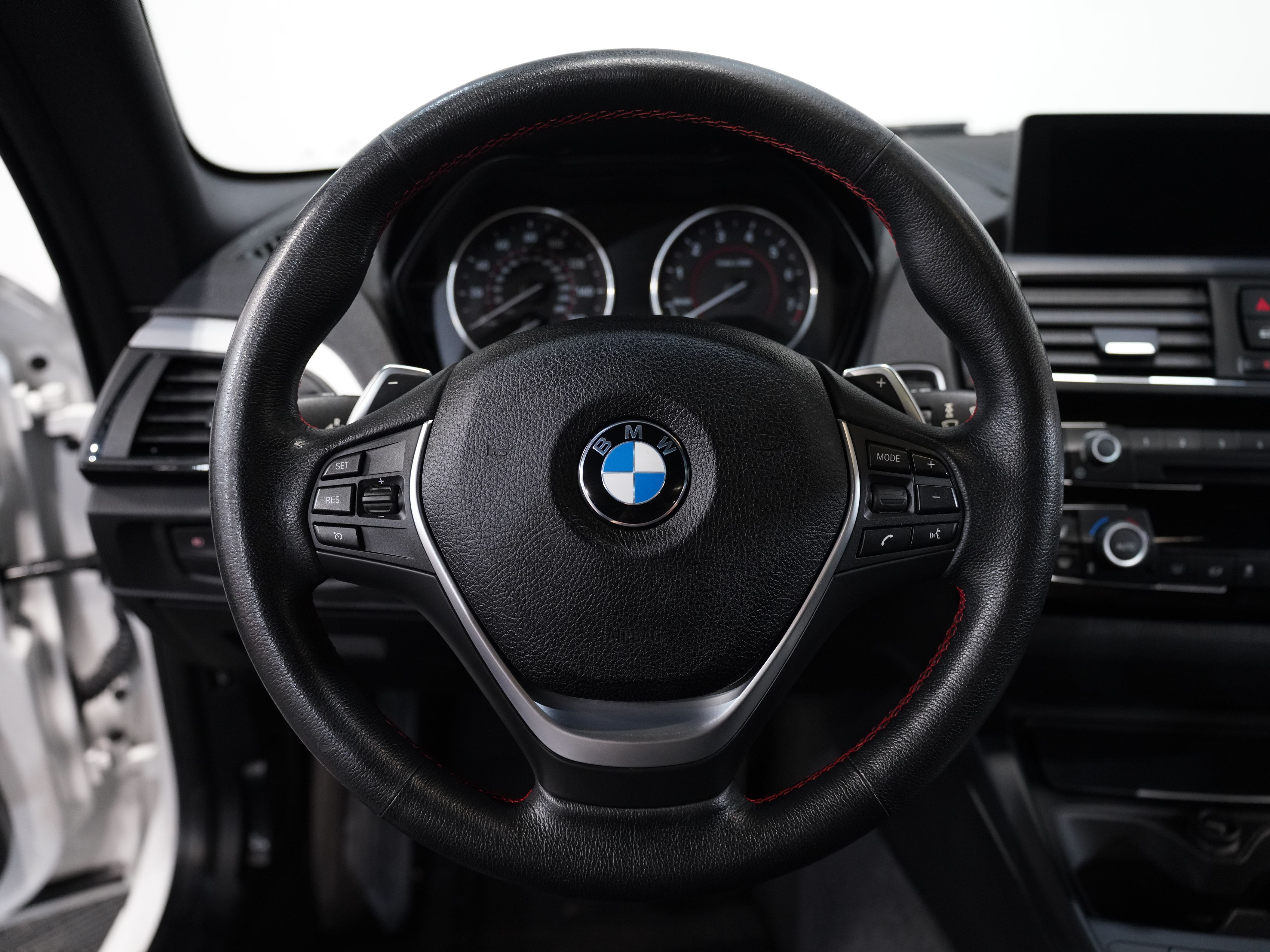 WHITE, 2017 BMW 2 SERIES Image 30