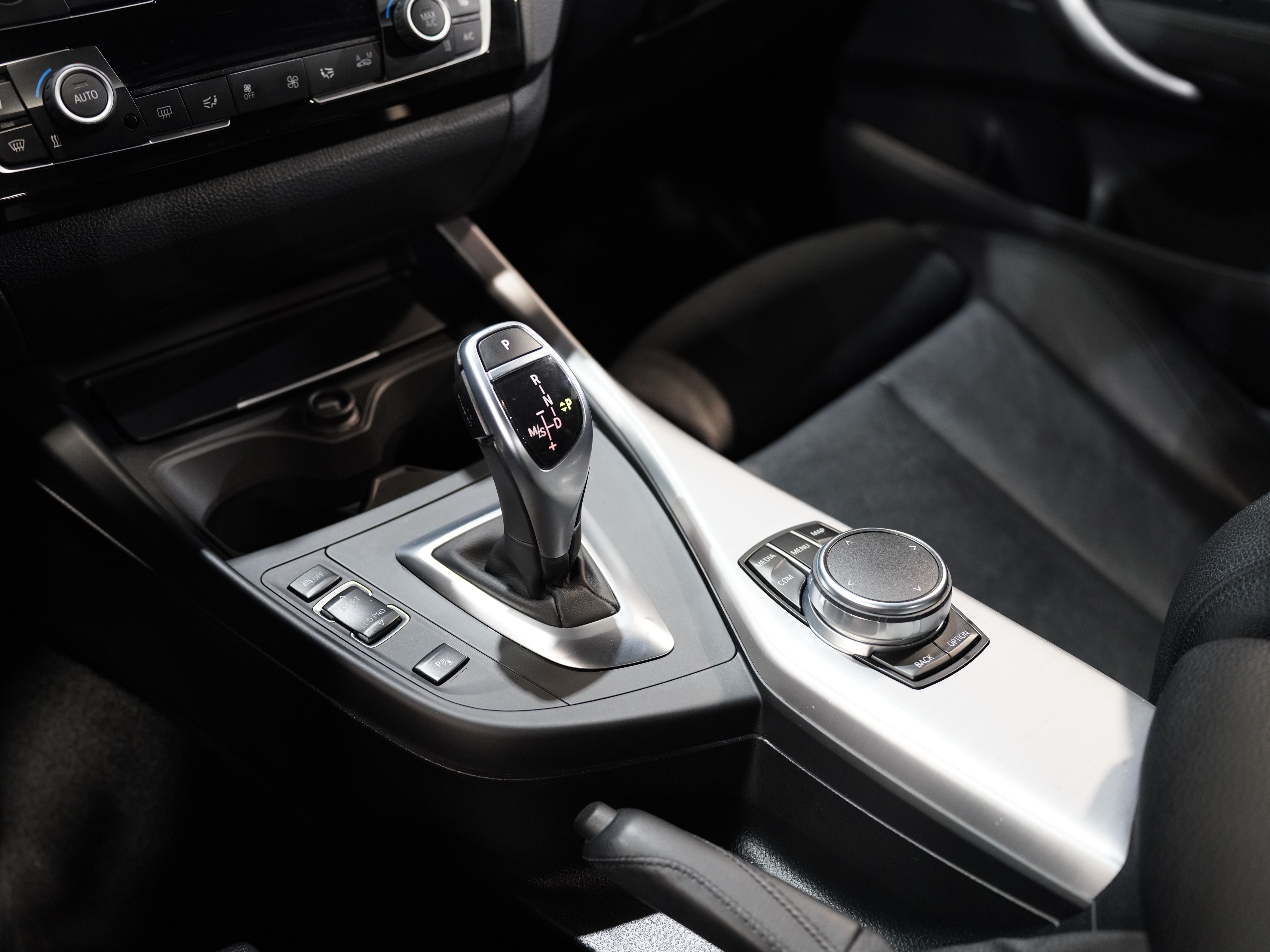WHITE, 2017 BMW 2 SERIES Image 36