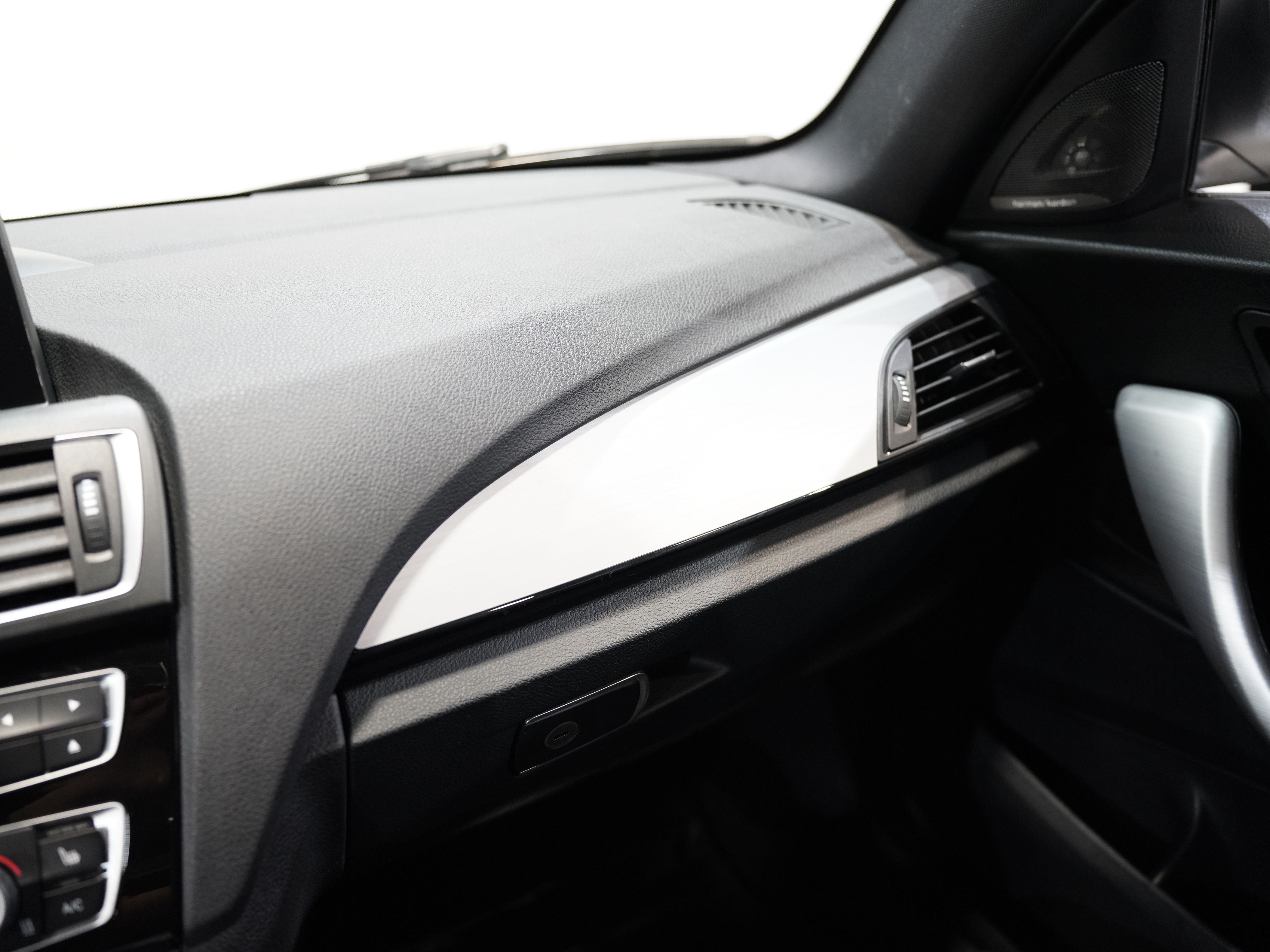 WHITE, 2017 BMW 2 SERIES Image 37