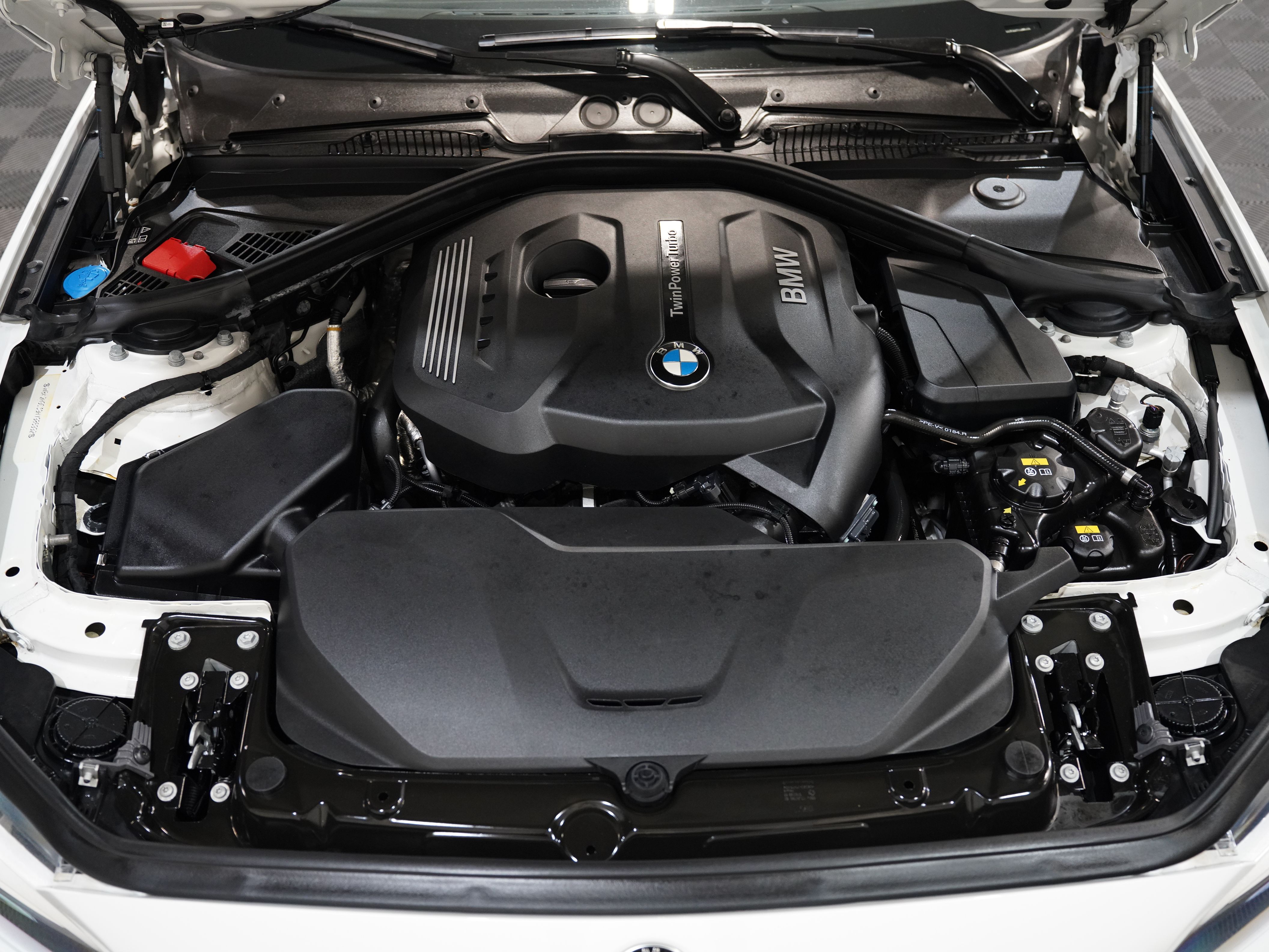 WHITE, 2017 BMW 2 SERIES Image 39