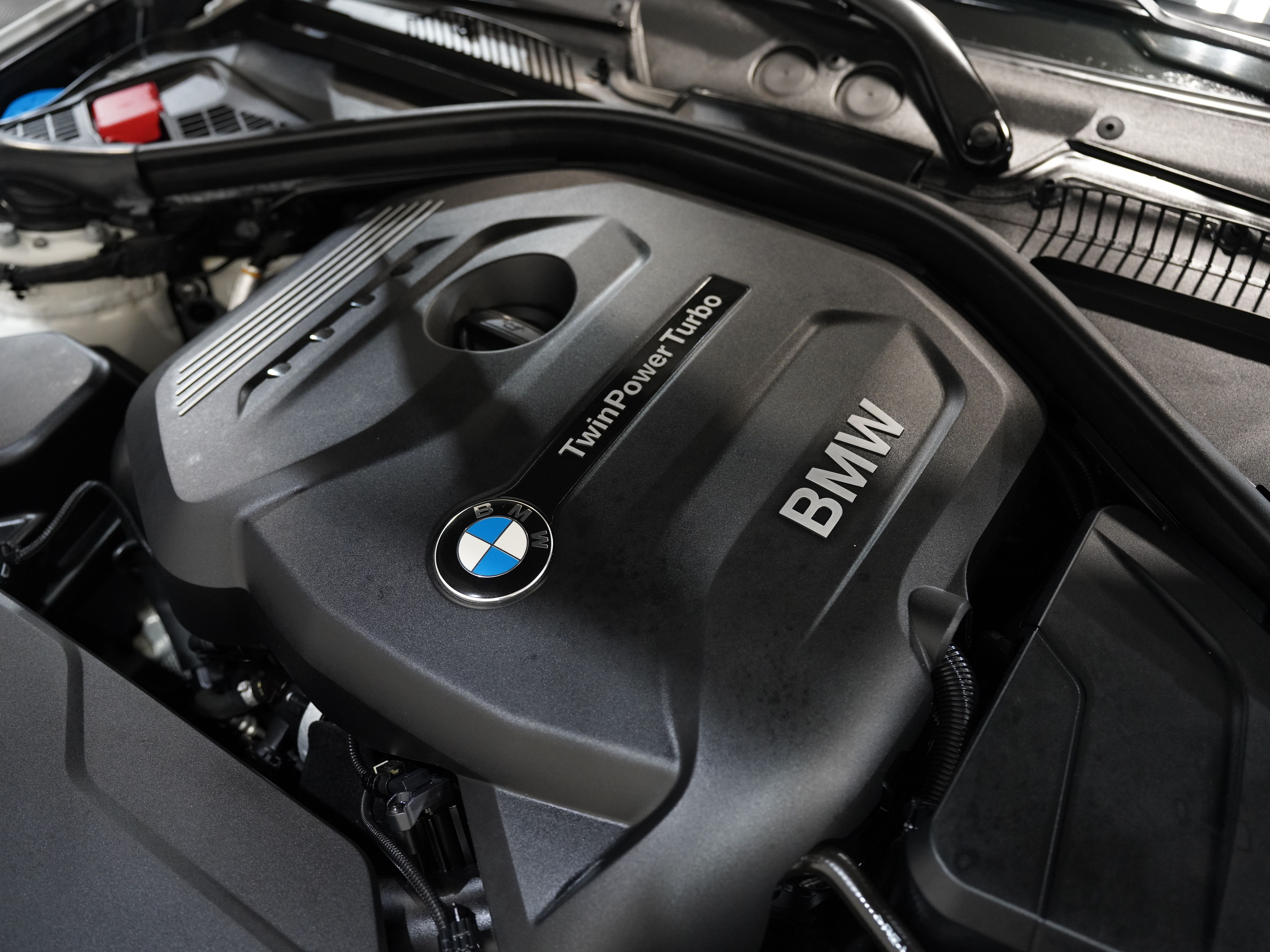 WHITE, 2017 BMW 2 SERIES Image 41