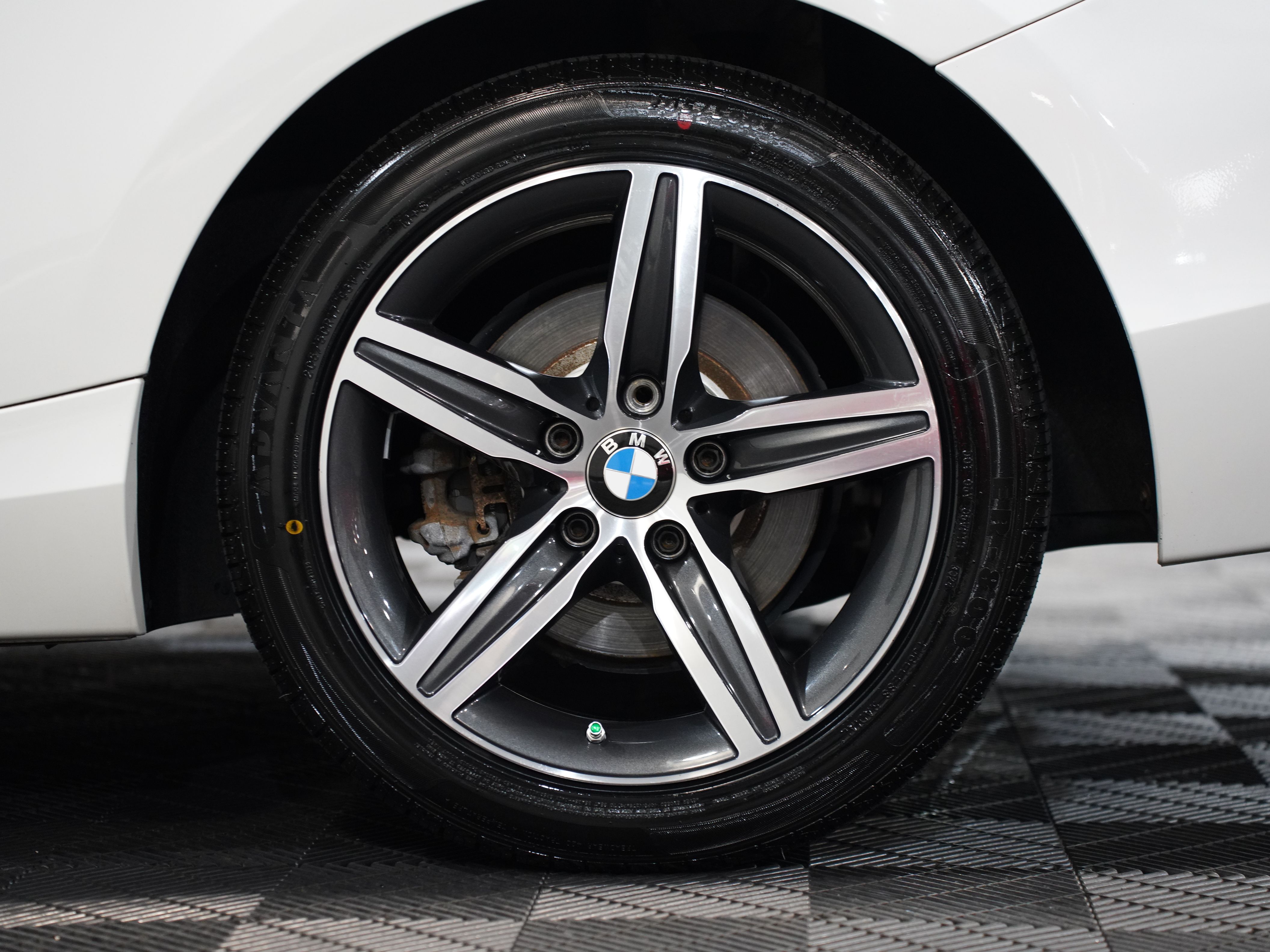 WHITE, 2017 BMW 2 SERIES Image 45