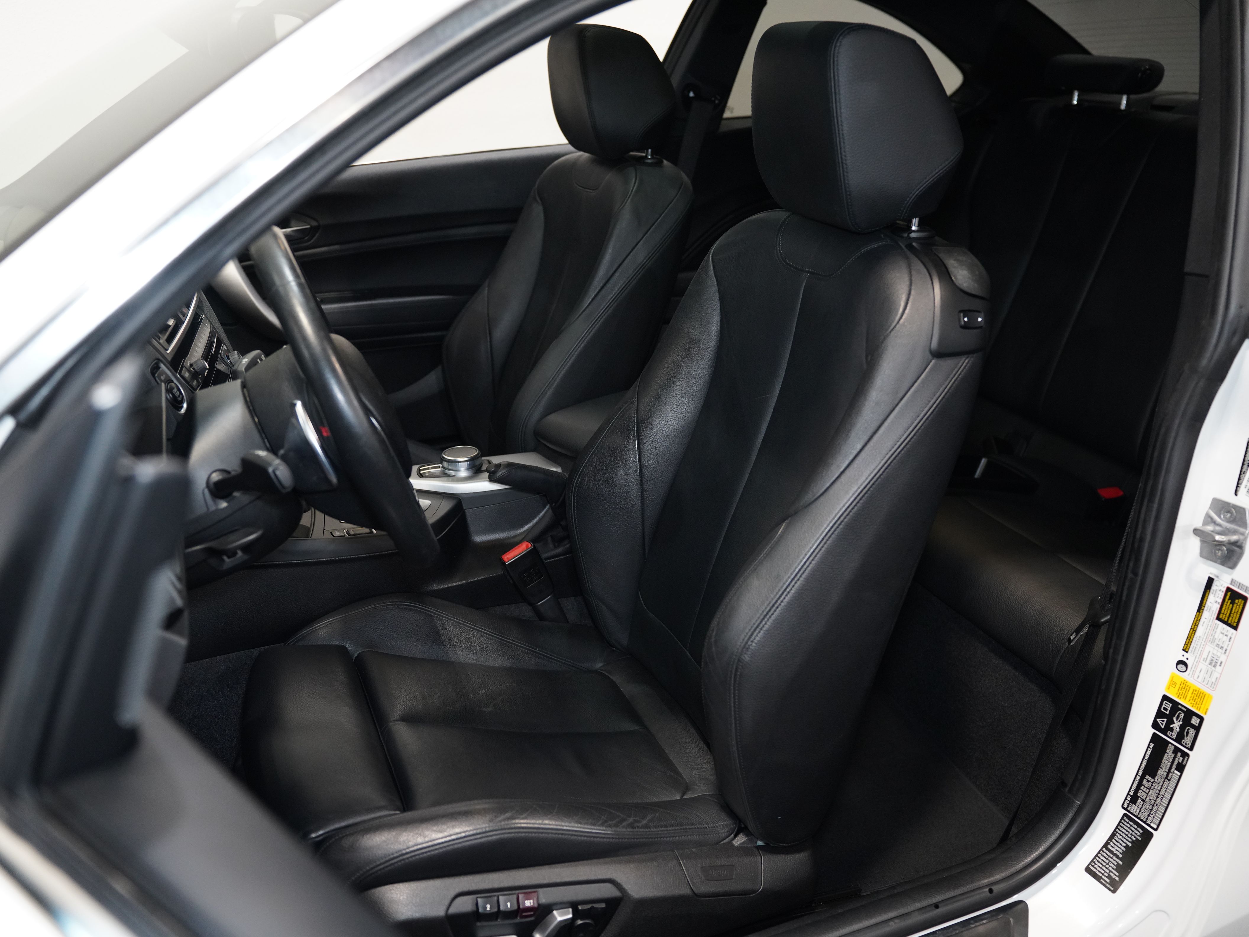 WHITE, 2017 BMW 2 SERIES Image 23