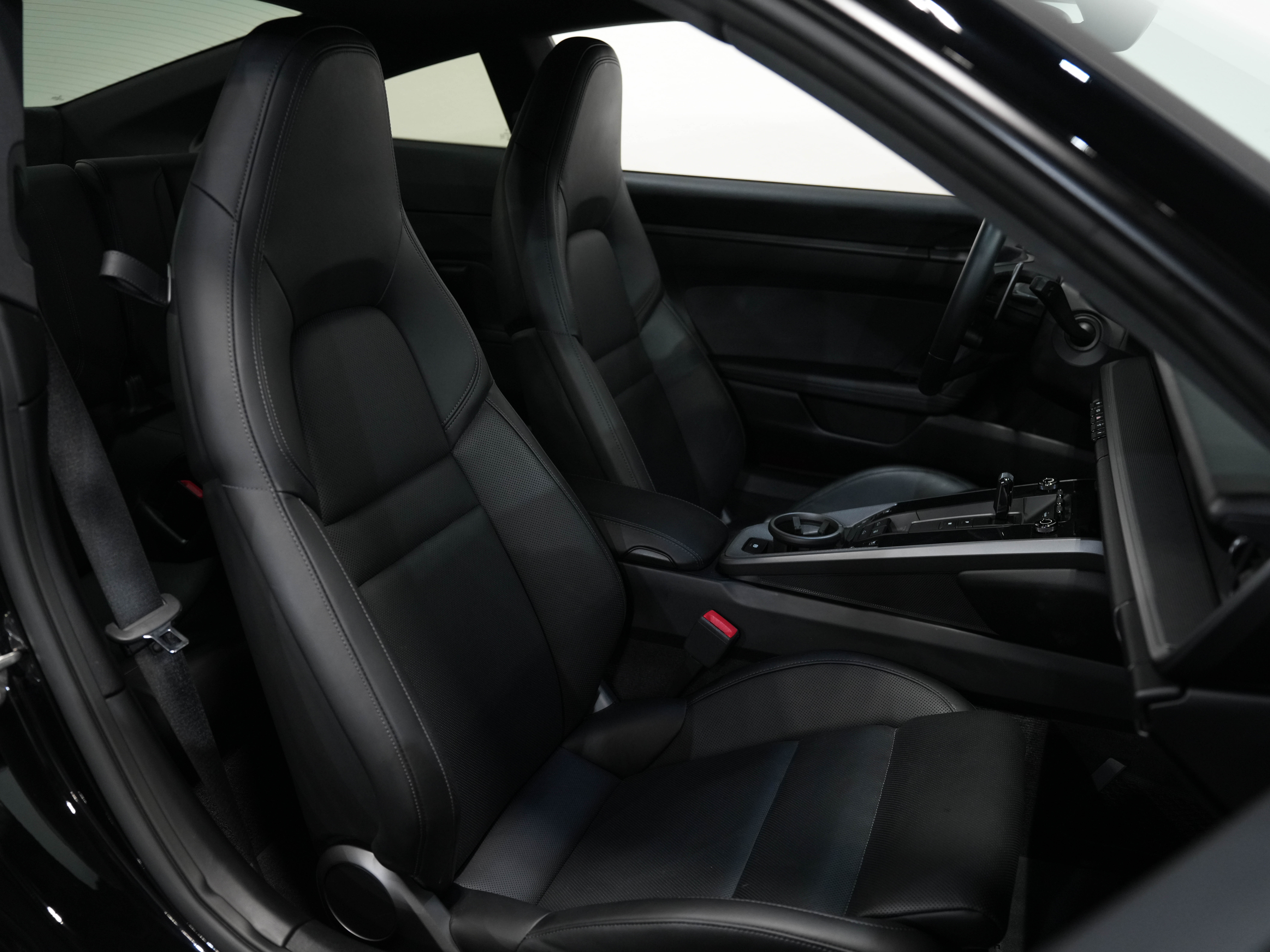 2020 PORSCHE 911 Image 30