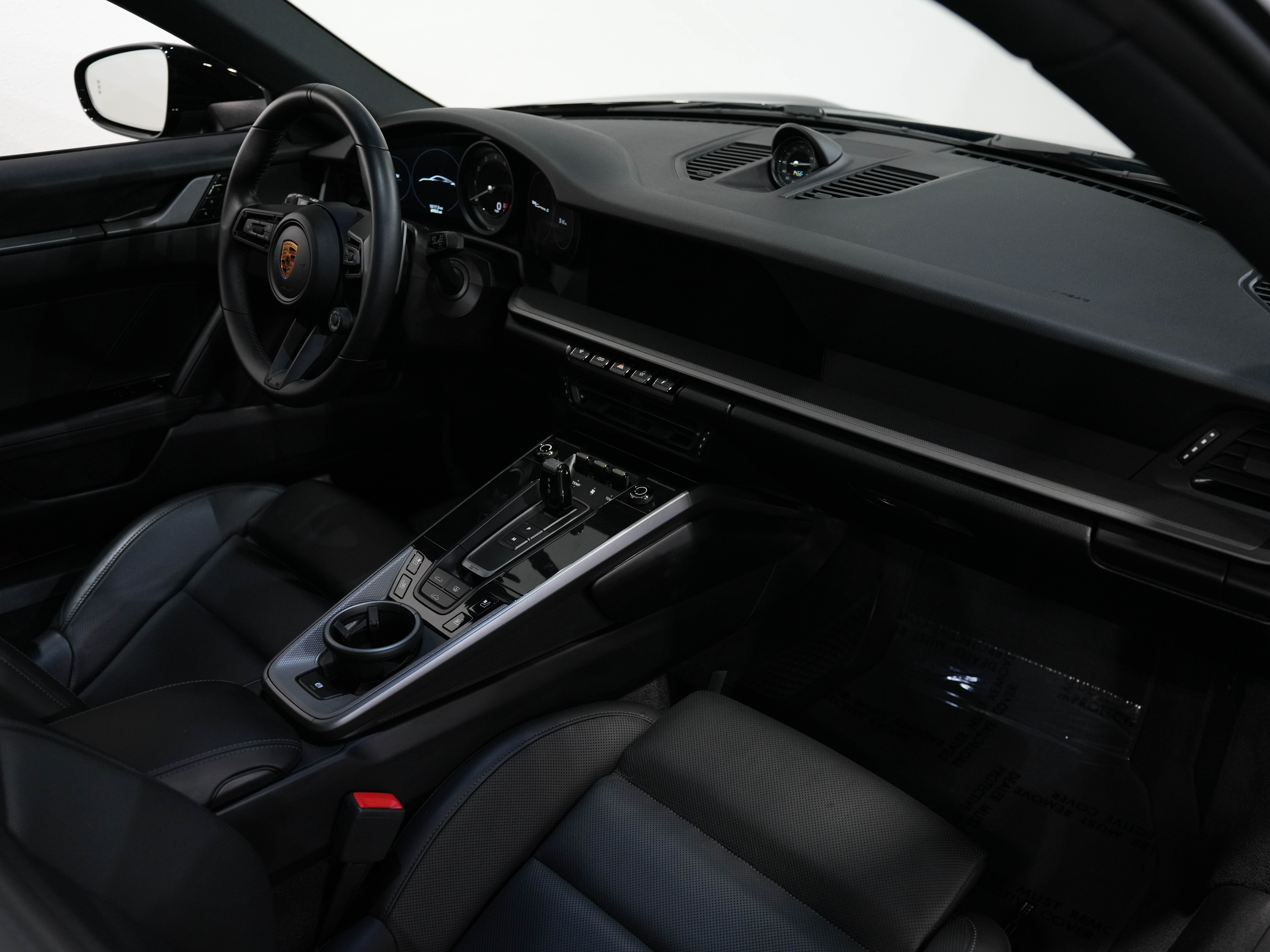 2020 PORSCHE 911 Image 32