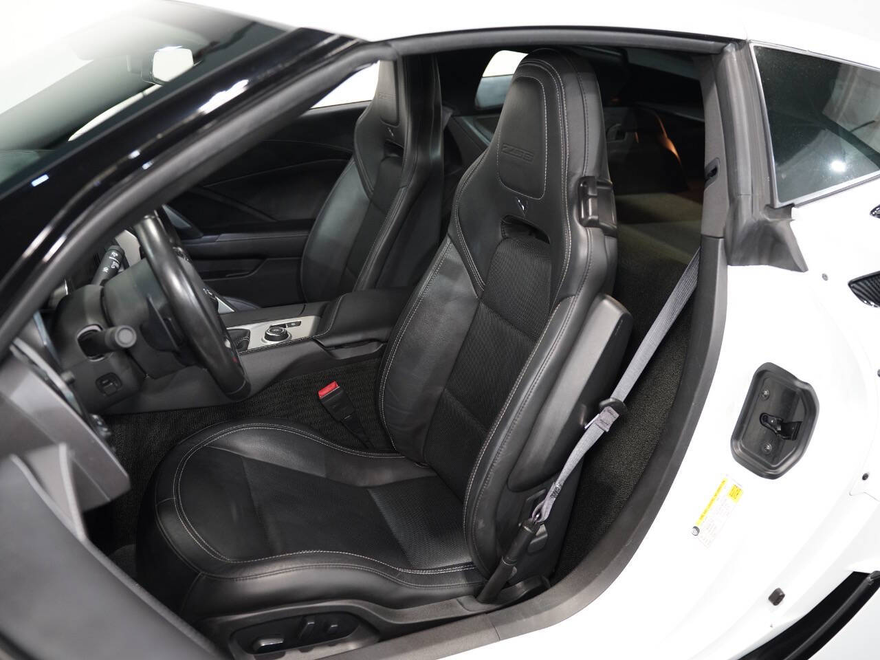ARCTIC WHITE, 2017 CHEVROLET CORVETTE Image 28