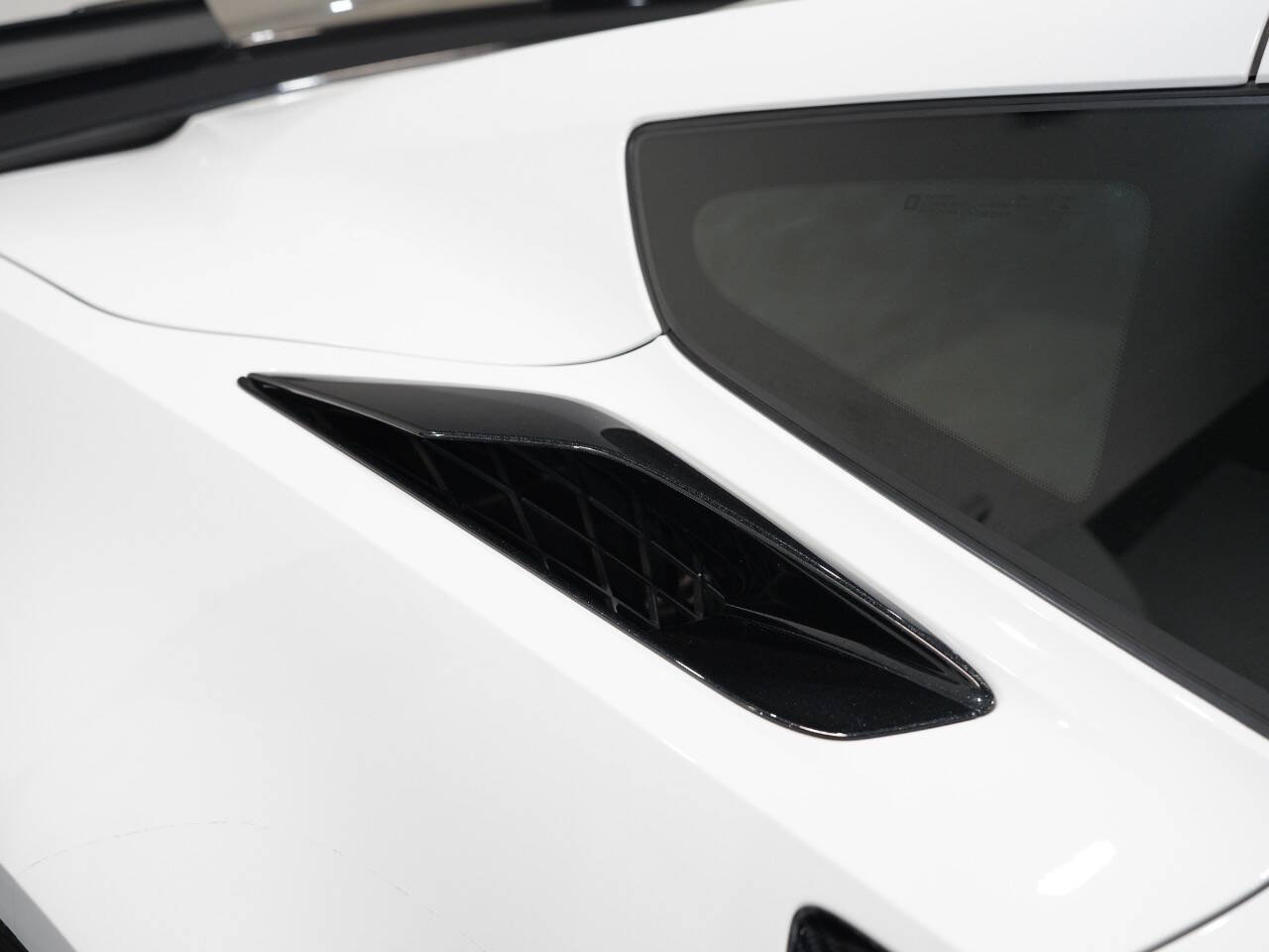 ARCTIC WHITE, 2017 CHEVROLET CORVETTE Image 16