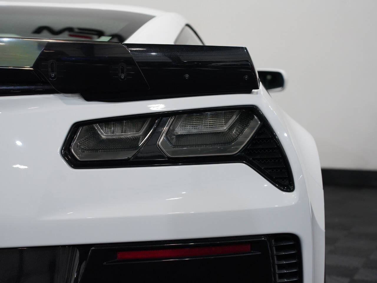 ARCTIC WHITE, 2017 CHEVROLET CORVETTE Image 19