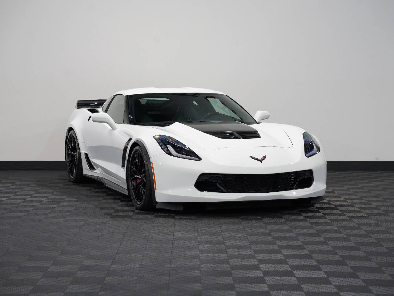 ARCTIC WHITE, 2017 CHEVROLET CORVETTE Image 5