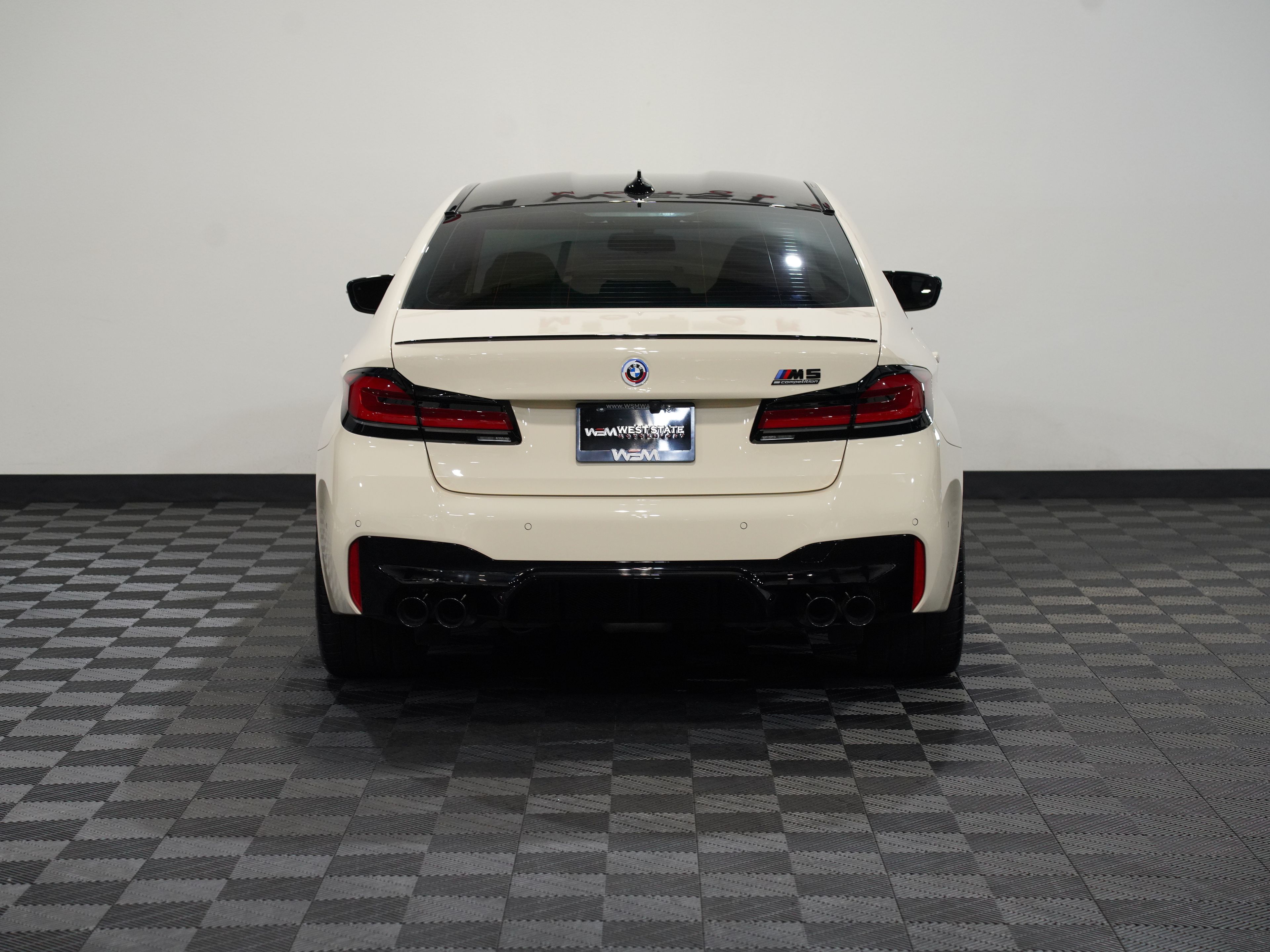 CREAM, 2023 BMW M5 Image 7