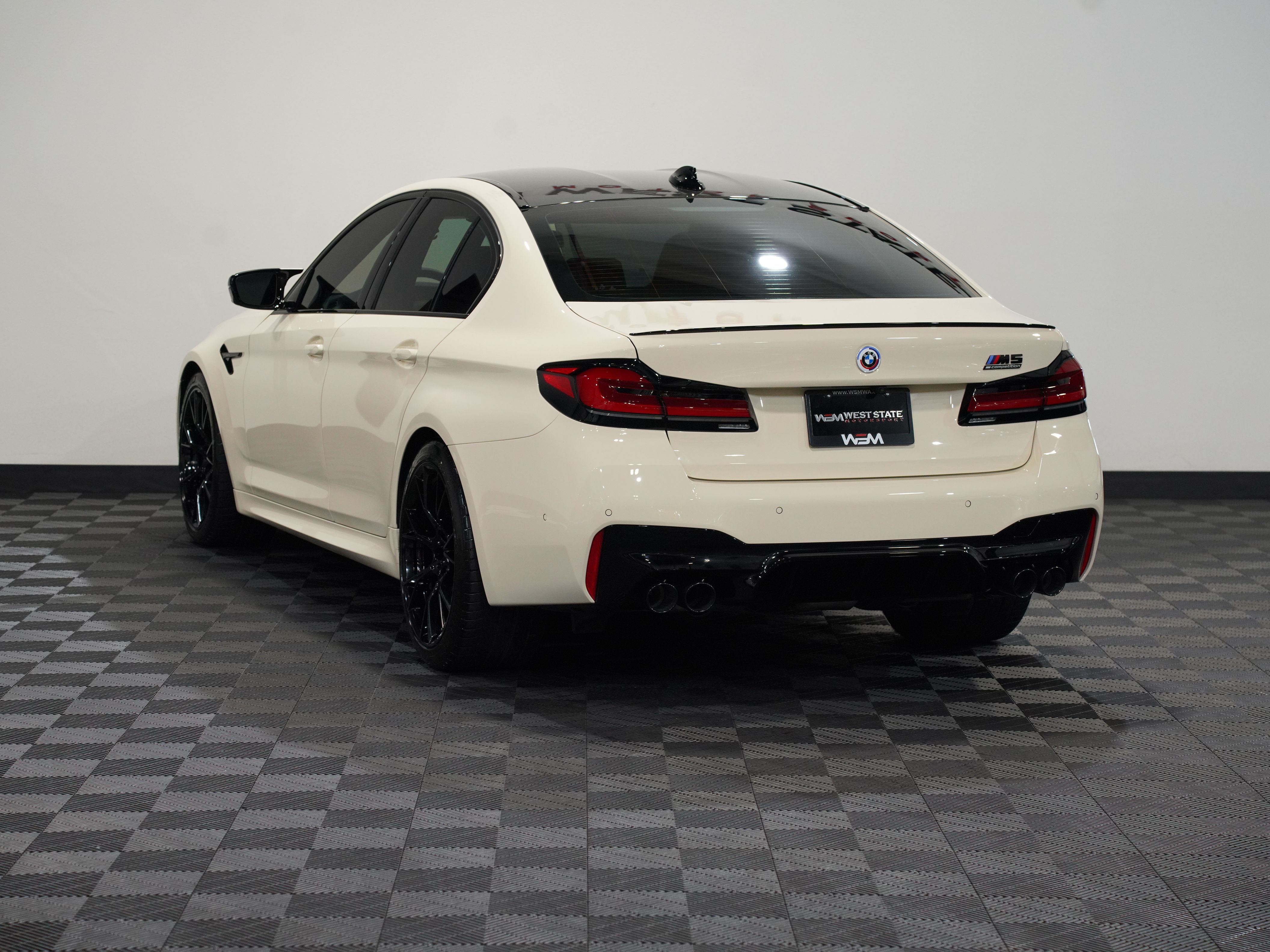 CREAM, 2023 BMW M5 Image 8