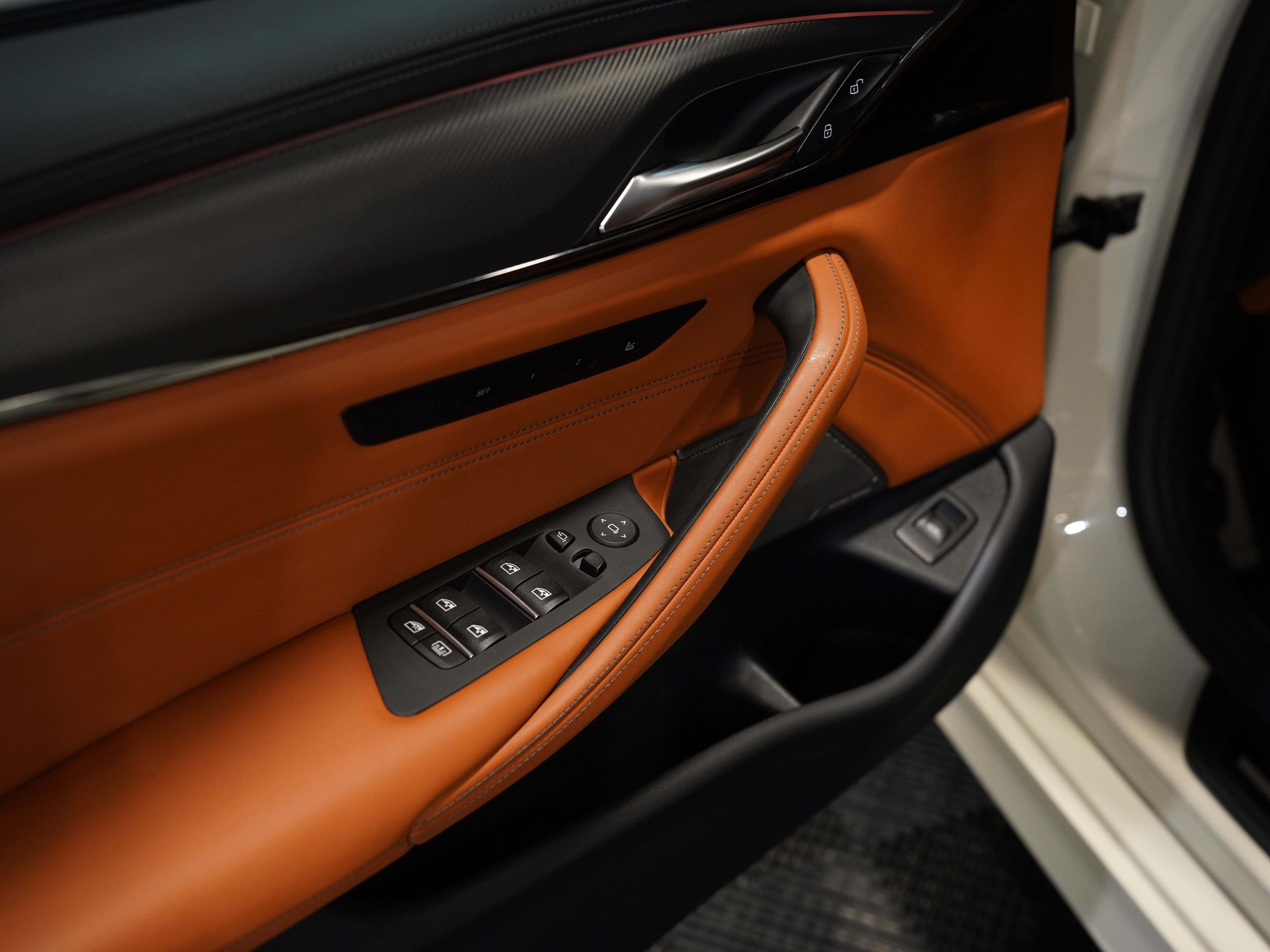 CREAM, 2023 BMW M5 Image 24
