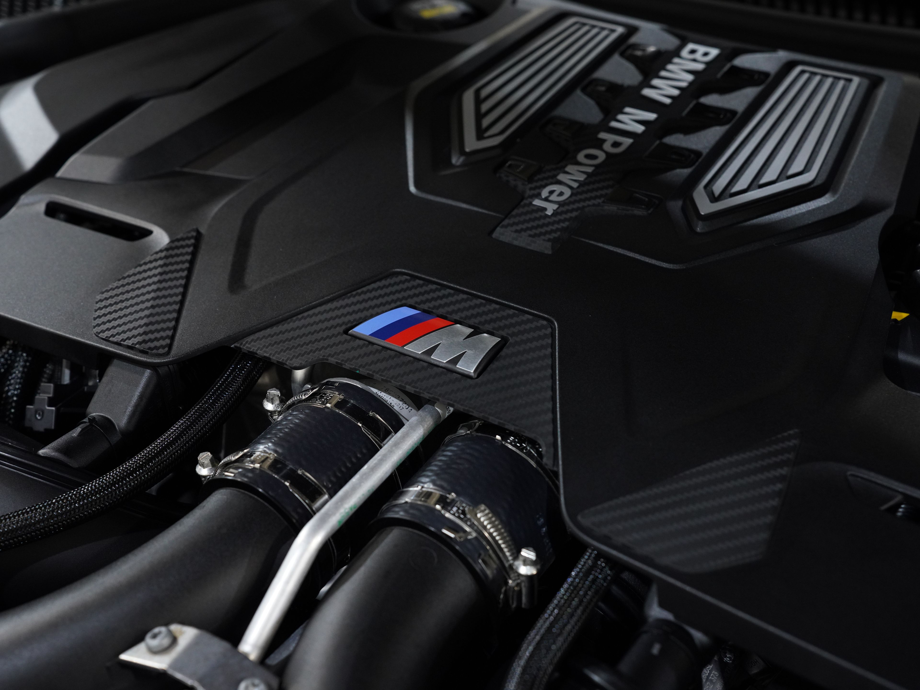 CREAM, 2023 BMW M5 Image 55