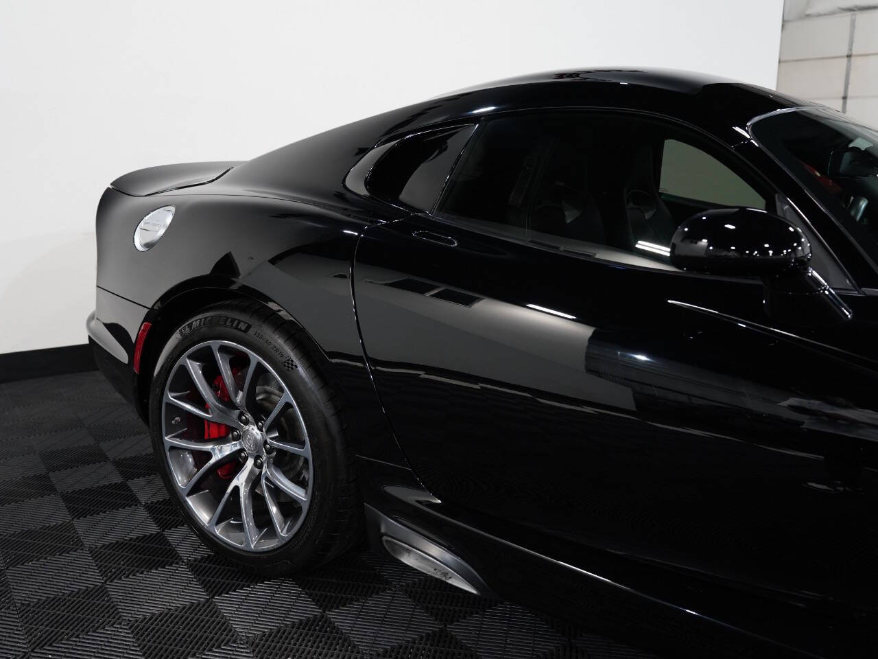 BLACK, 2013 SRT VIPER Image 14