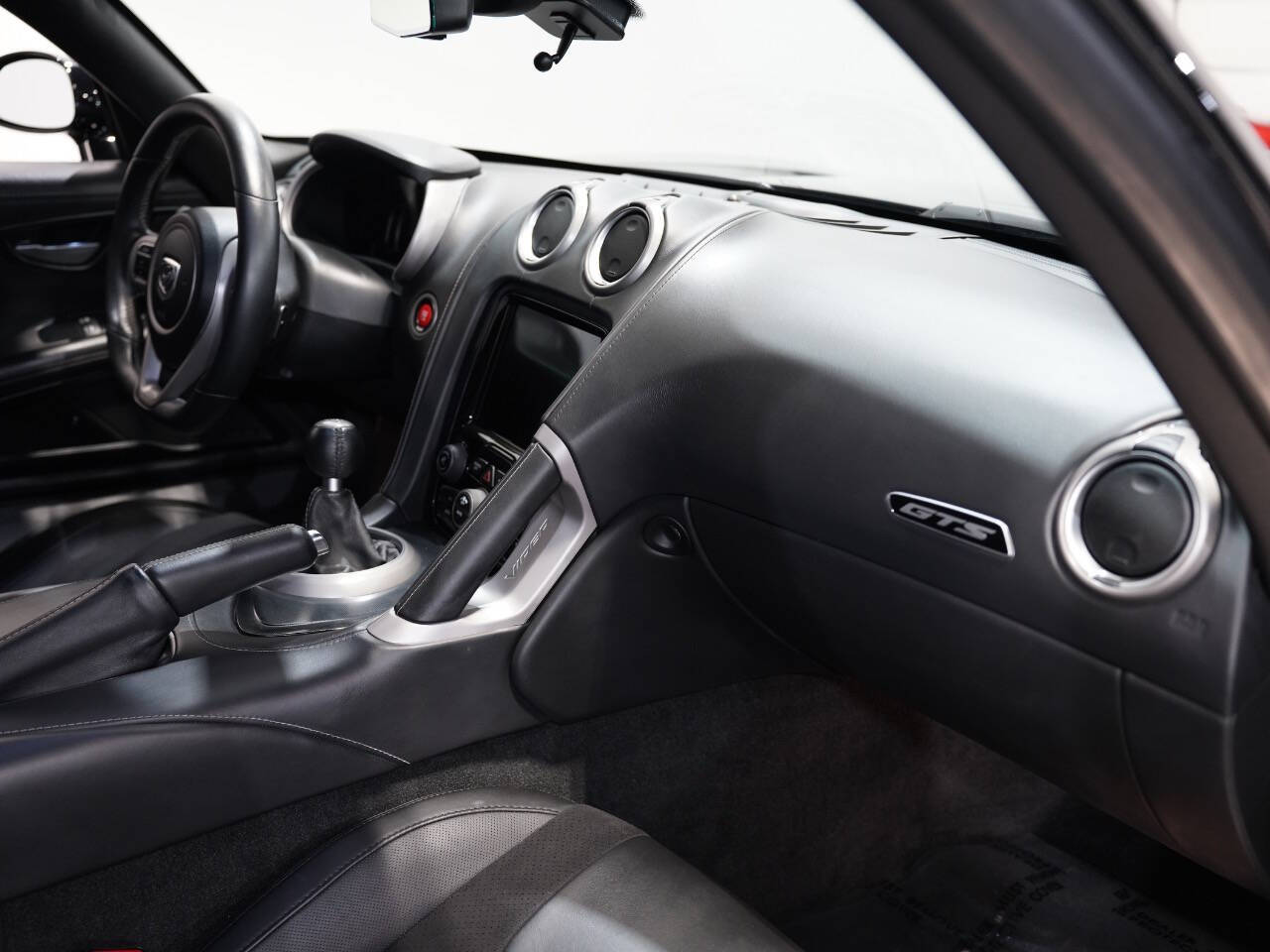 BLACK, 2013 SRT VIPER Image 34
