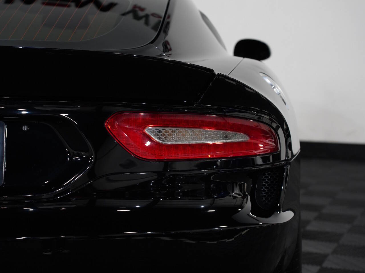 BLACK, 2013 SRT VIPER Image 19
