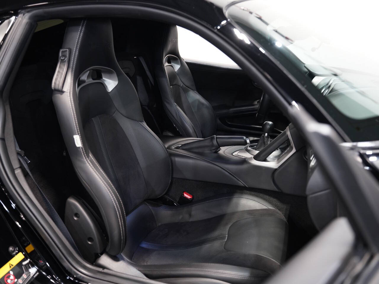 BLACK, 2013 SRT VIPER Image 32
