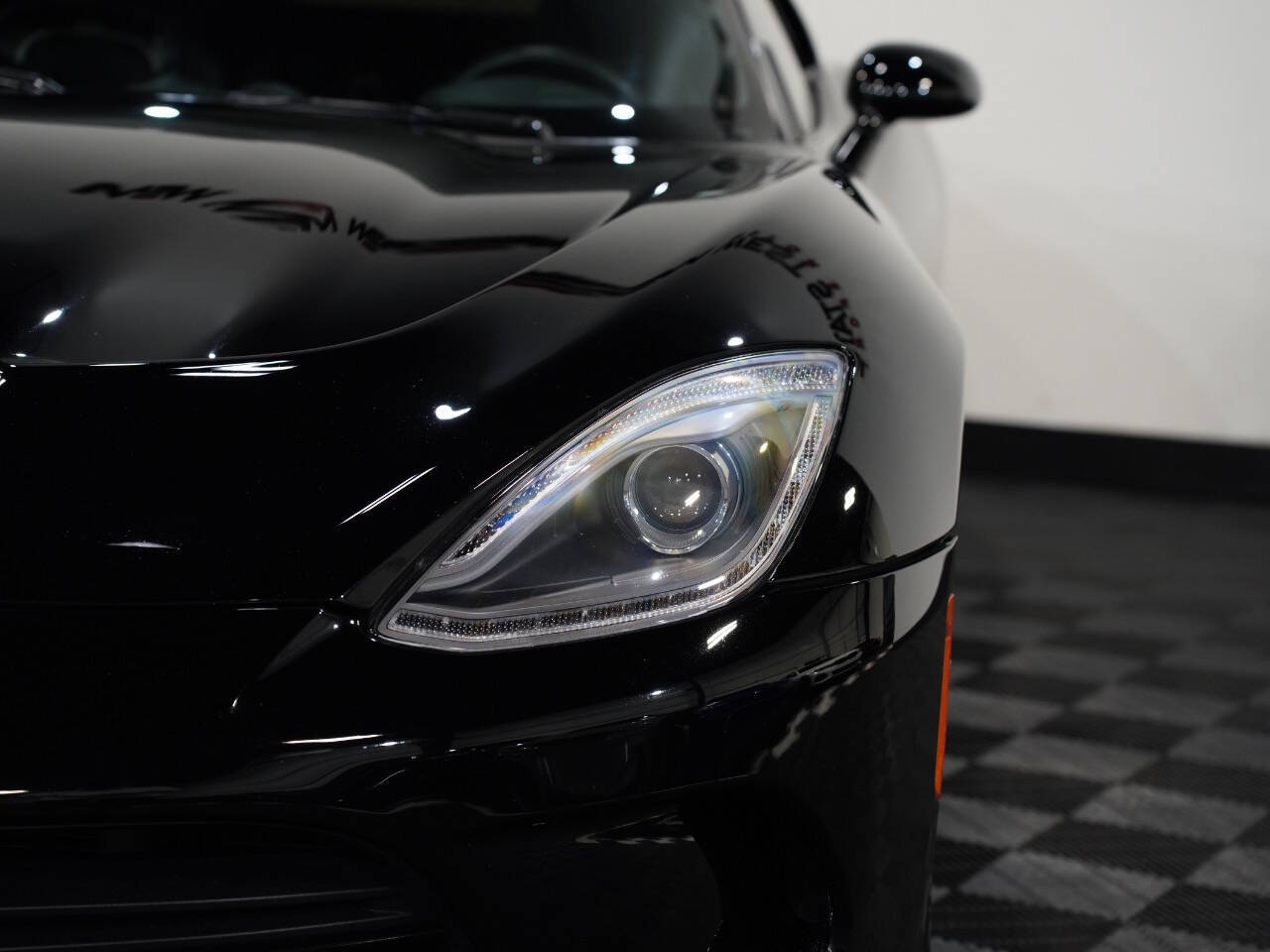BLACK, 2013 SRT VIPER Image 10