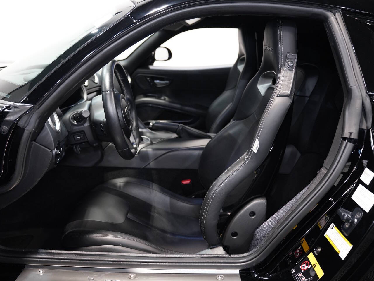 BLACK, 2013 SRT VIPER Image 30