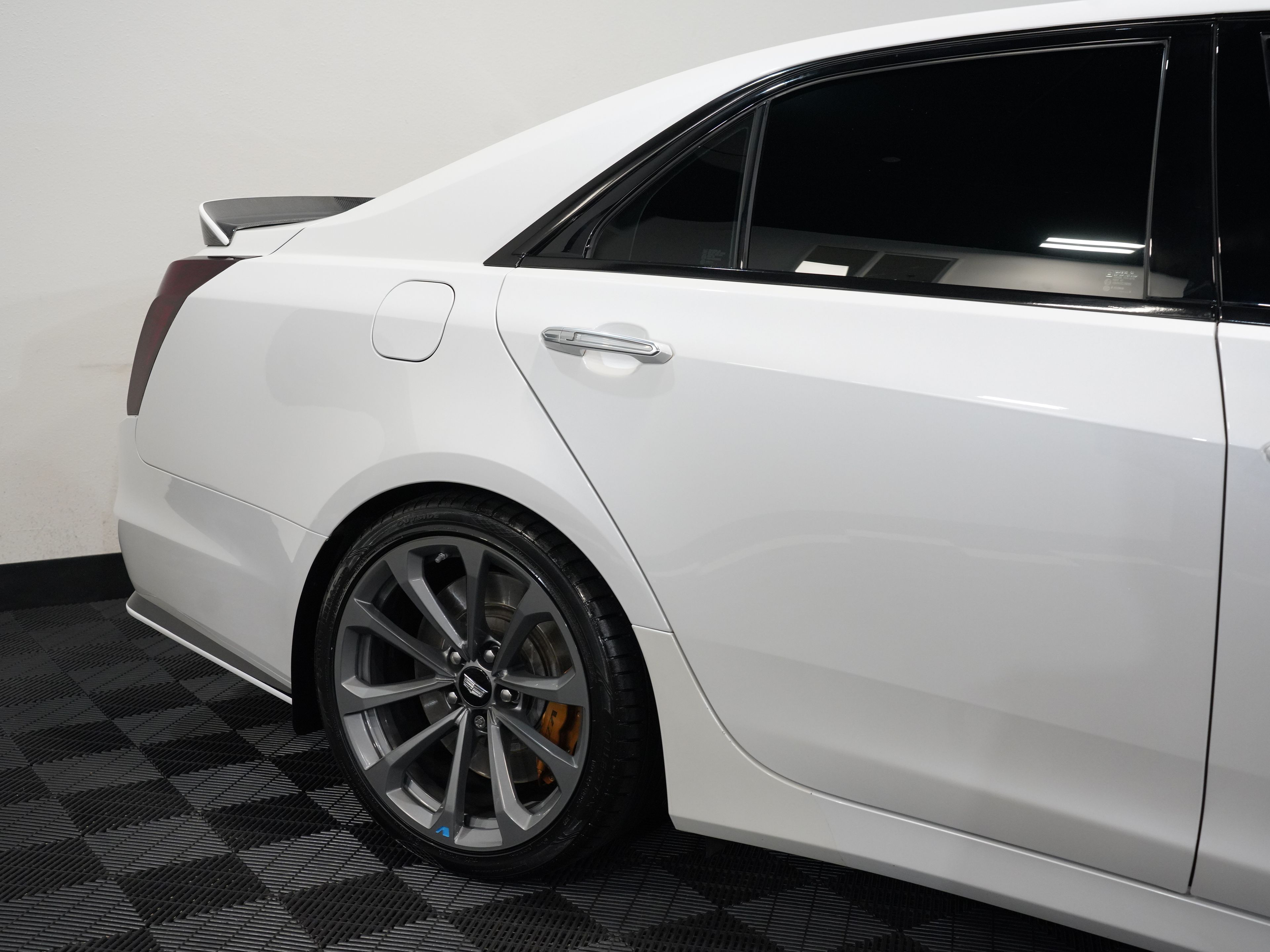 WHITE, 2017 CADILLAC CTS-V Image 14