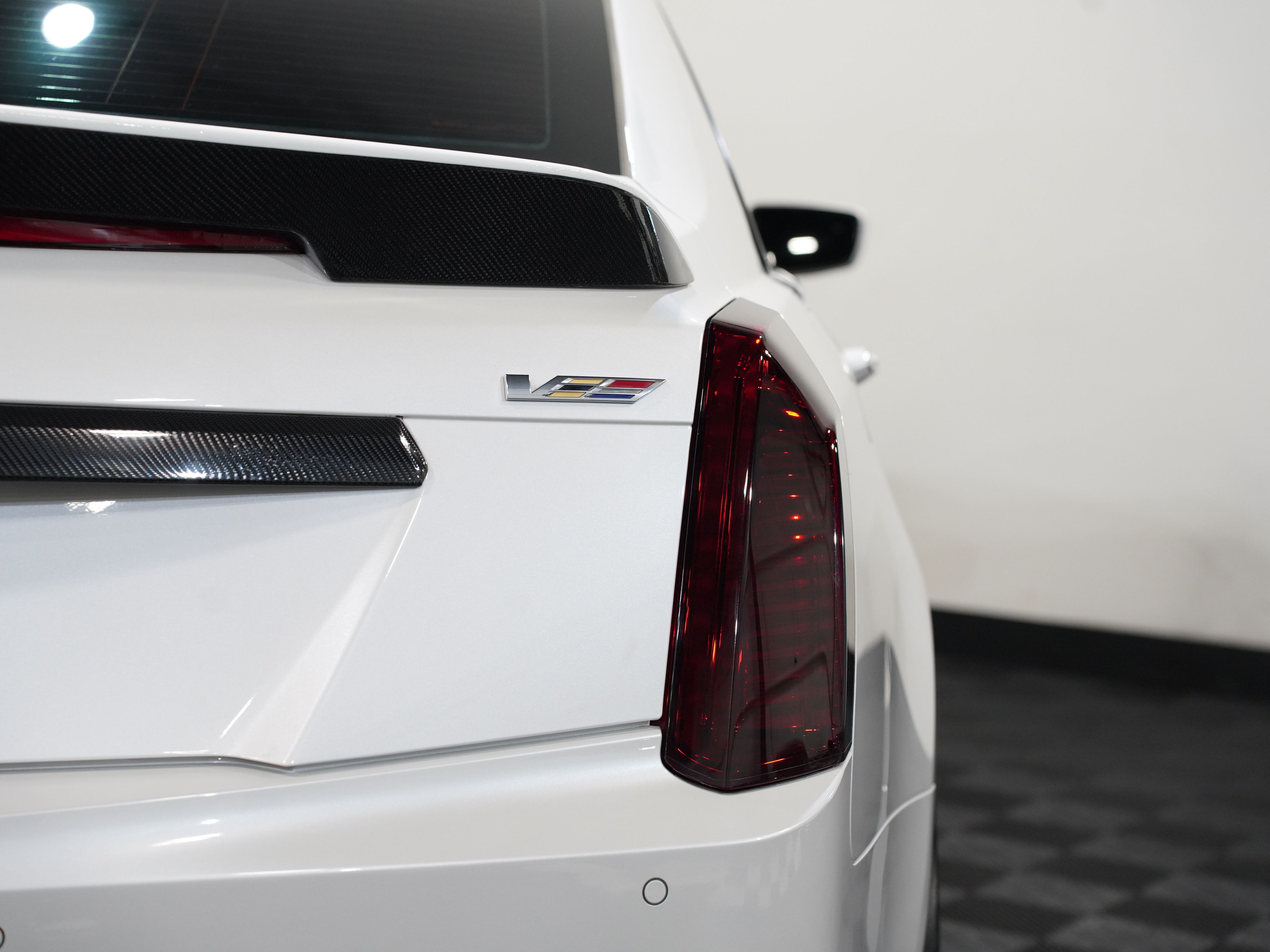 WHITE, 2017 CADILLAC CTS-V Image 18