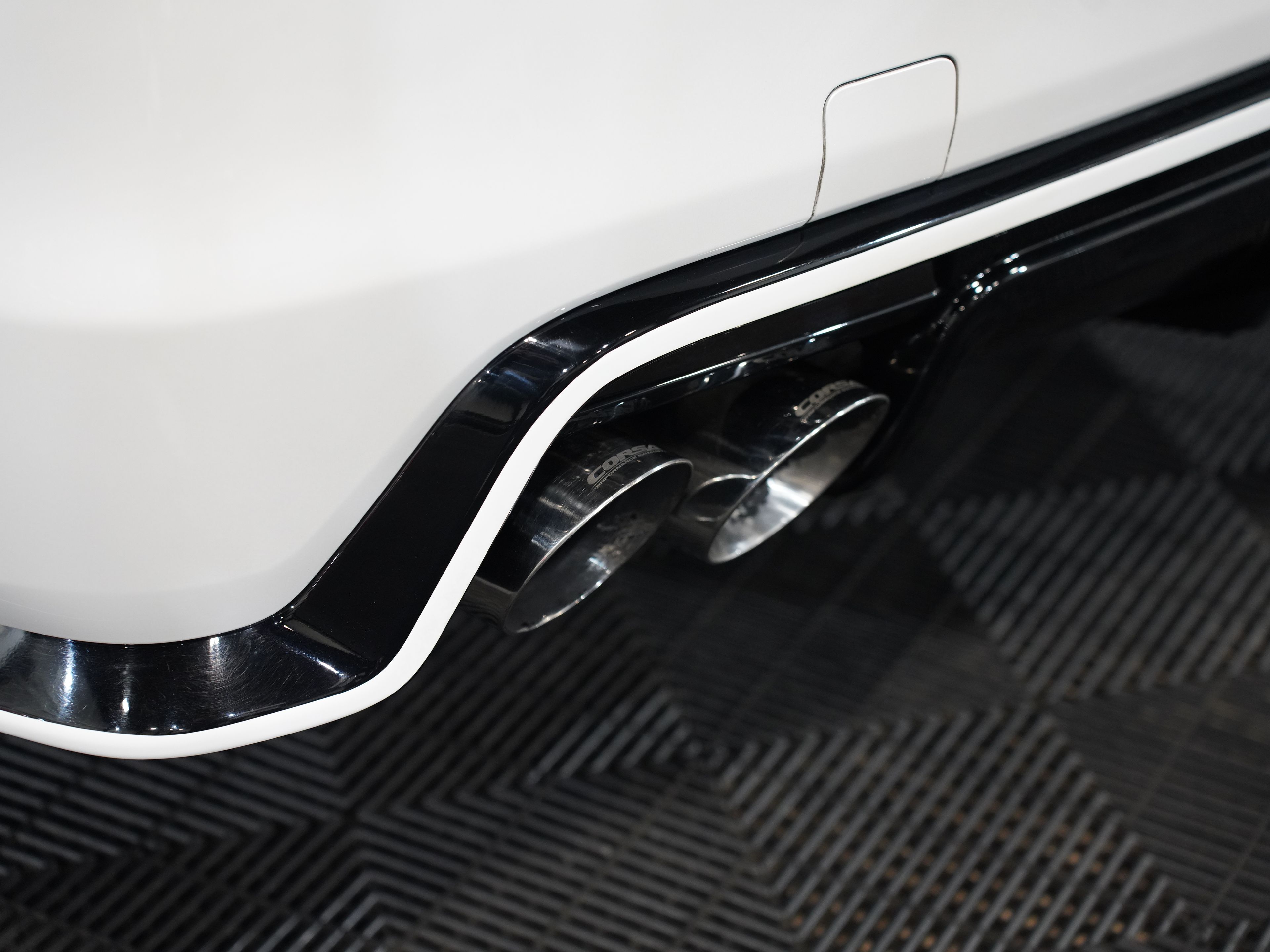 WHITE, 2017 CADILLAC CTS-V Image 19
