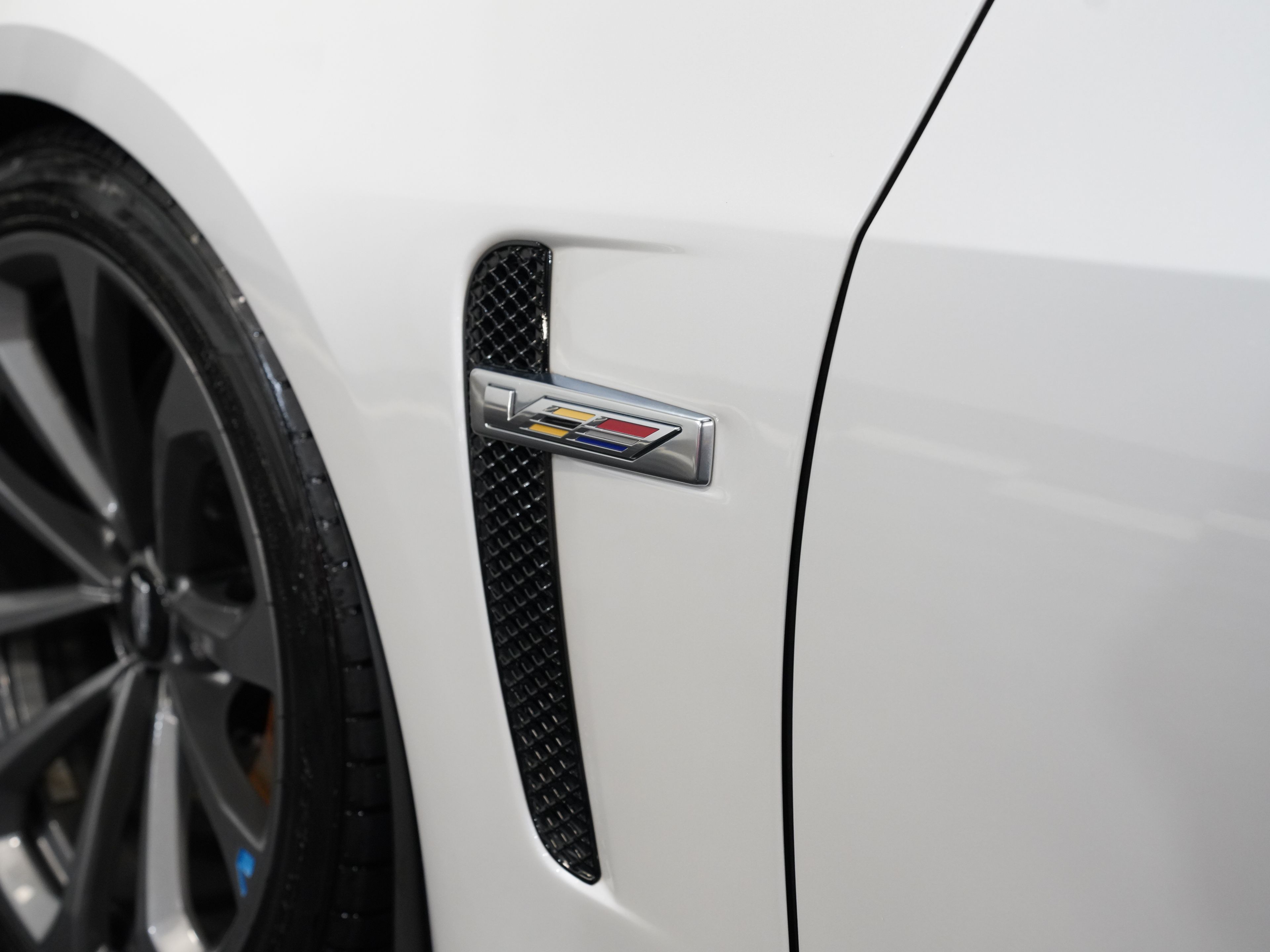 WHITE, 2017 CADILLAC CTS-V Image 22