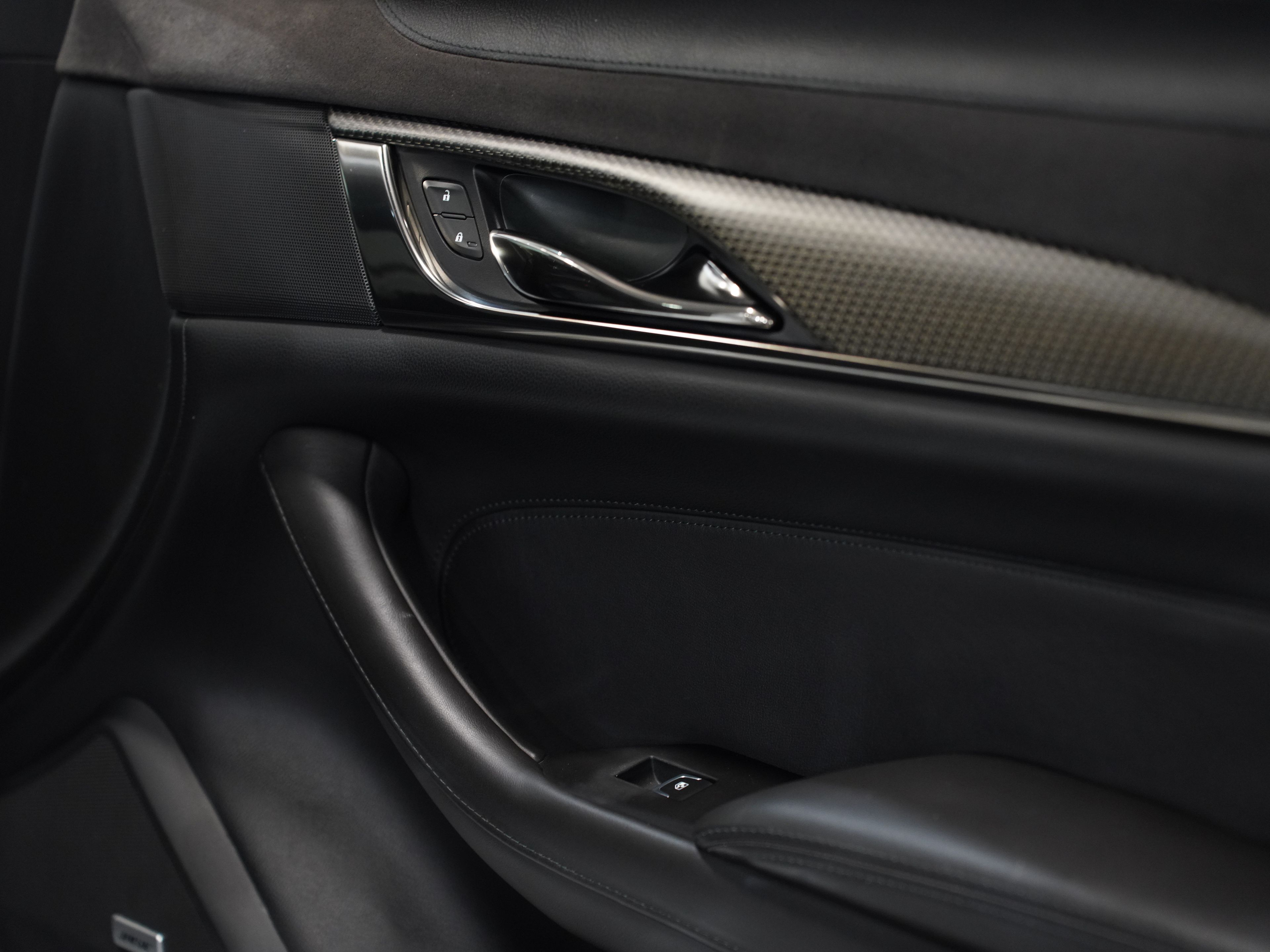 WHITE, 2017 CADILLAC CTS-V Image 26