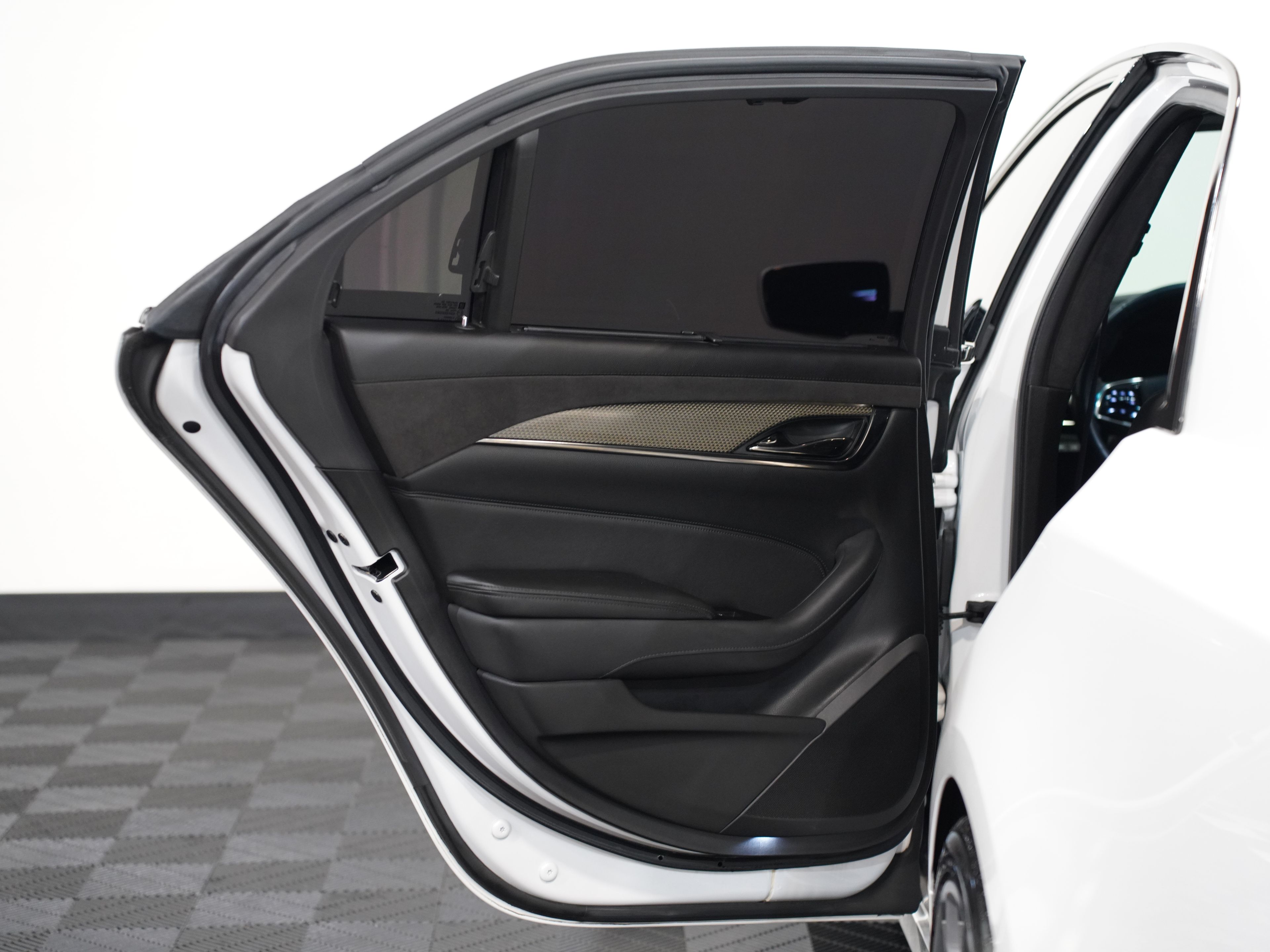WHITE, 2017 CADILLAC CTS-V Image 29