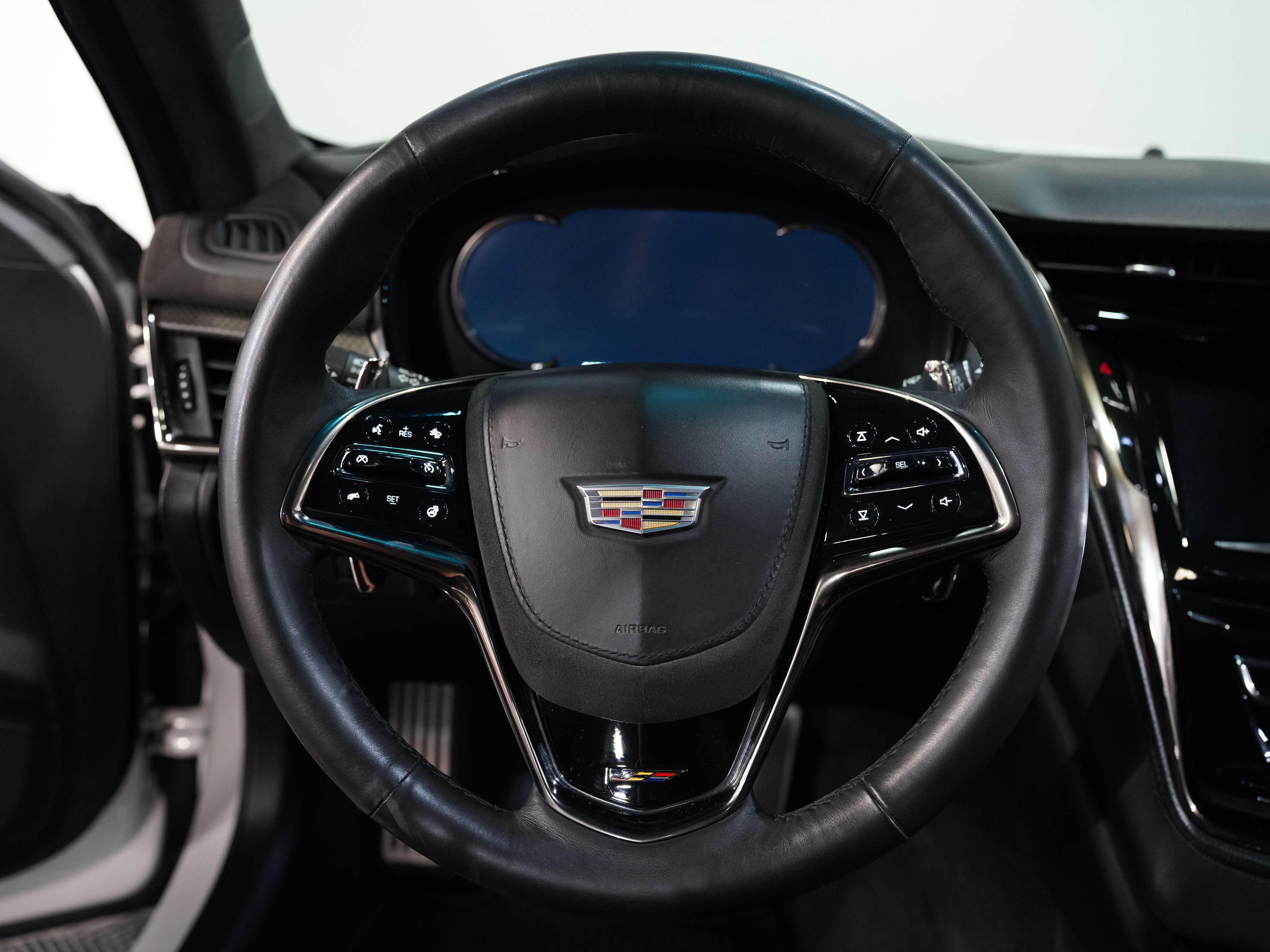 WHITE, 2017 CADILLAC CTS-V Image 44