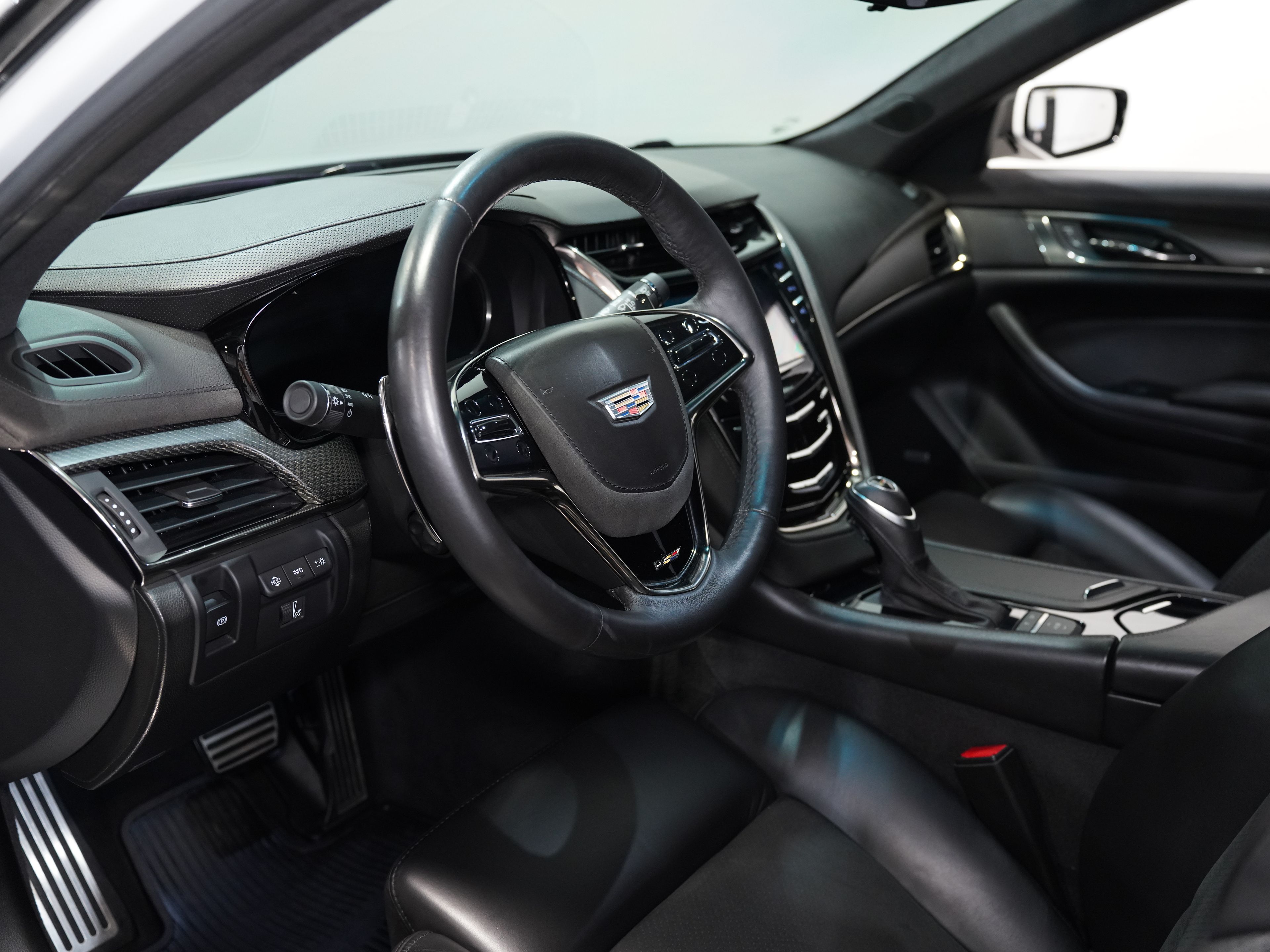 WHITE, 2017 CADILLAC CTS-V Image 35