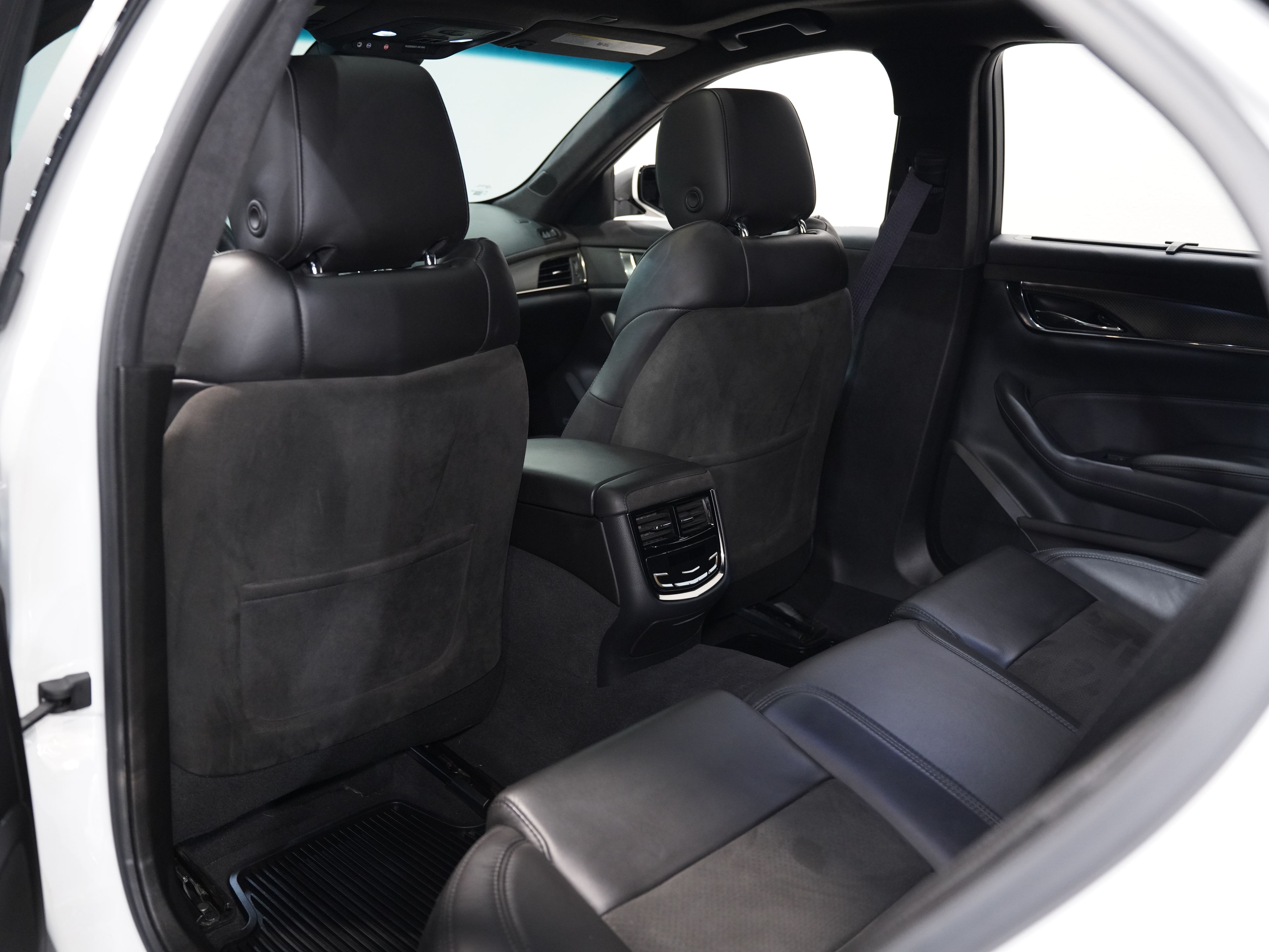 WHITE, 2017 CADILLAC CTS-V Image 40