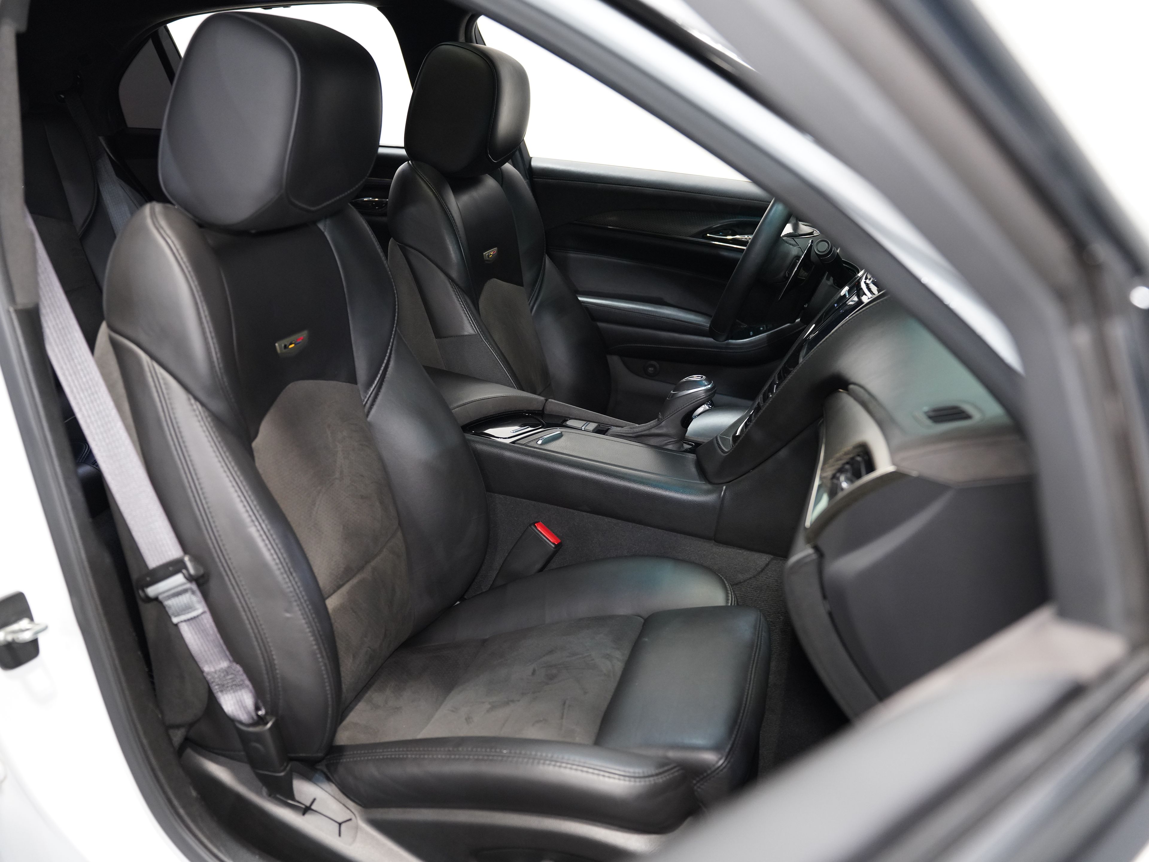 WHITE, 2017 CADILLAC CTS-V Image 36