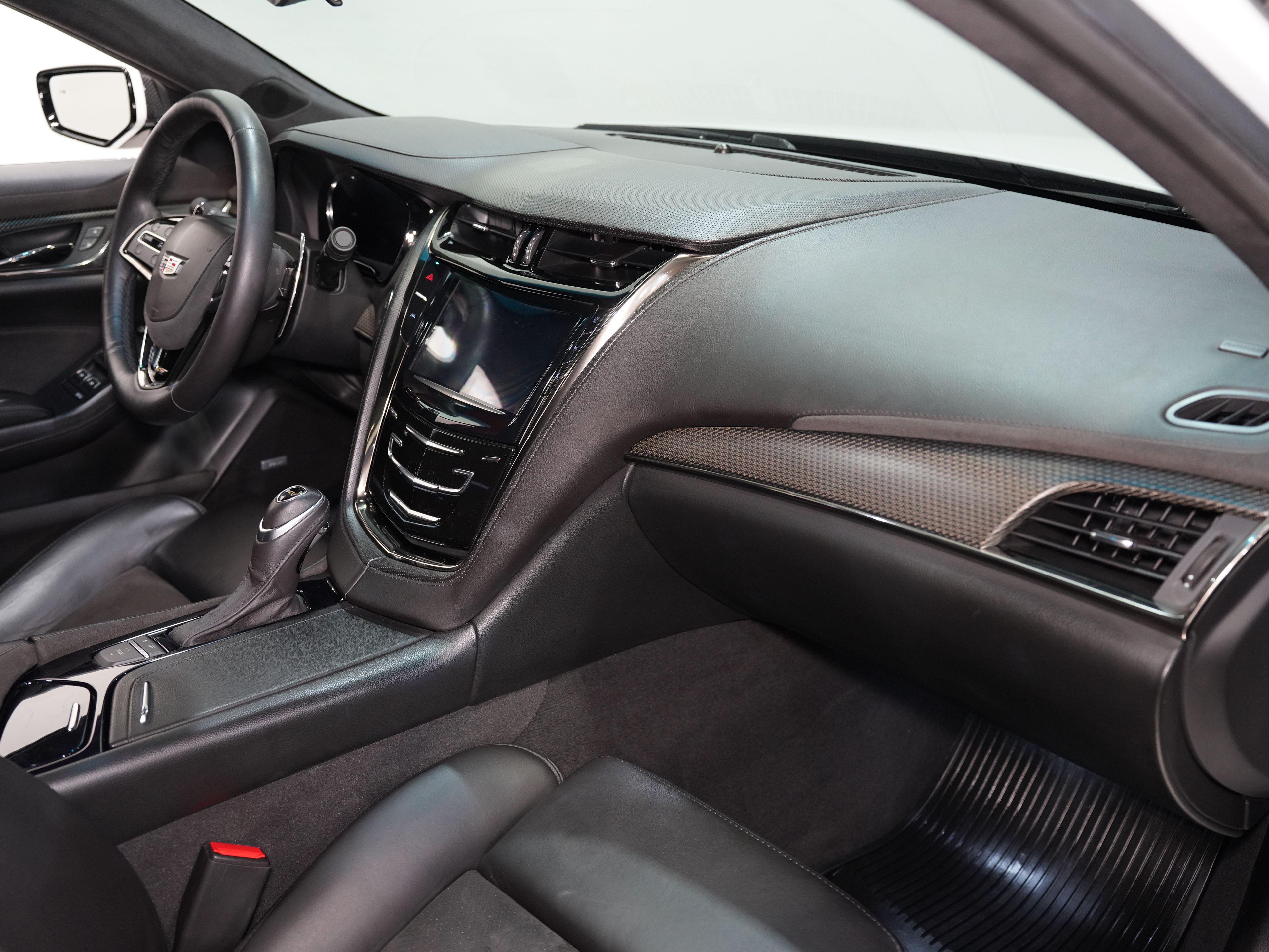 WHITE, 2017 CADILLAC CTS-V Image 38