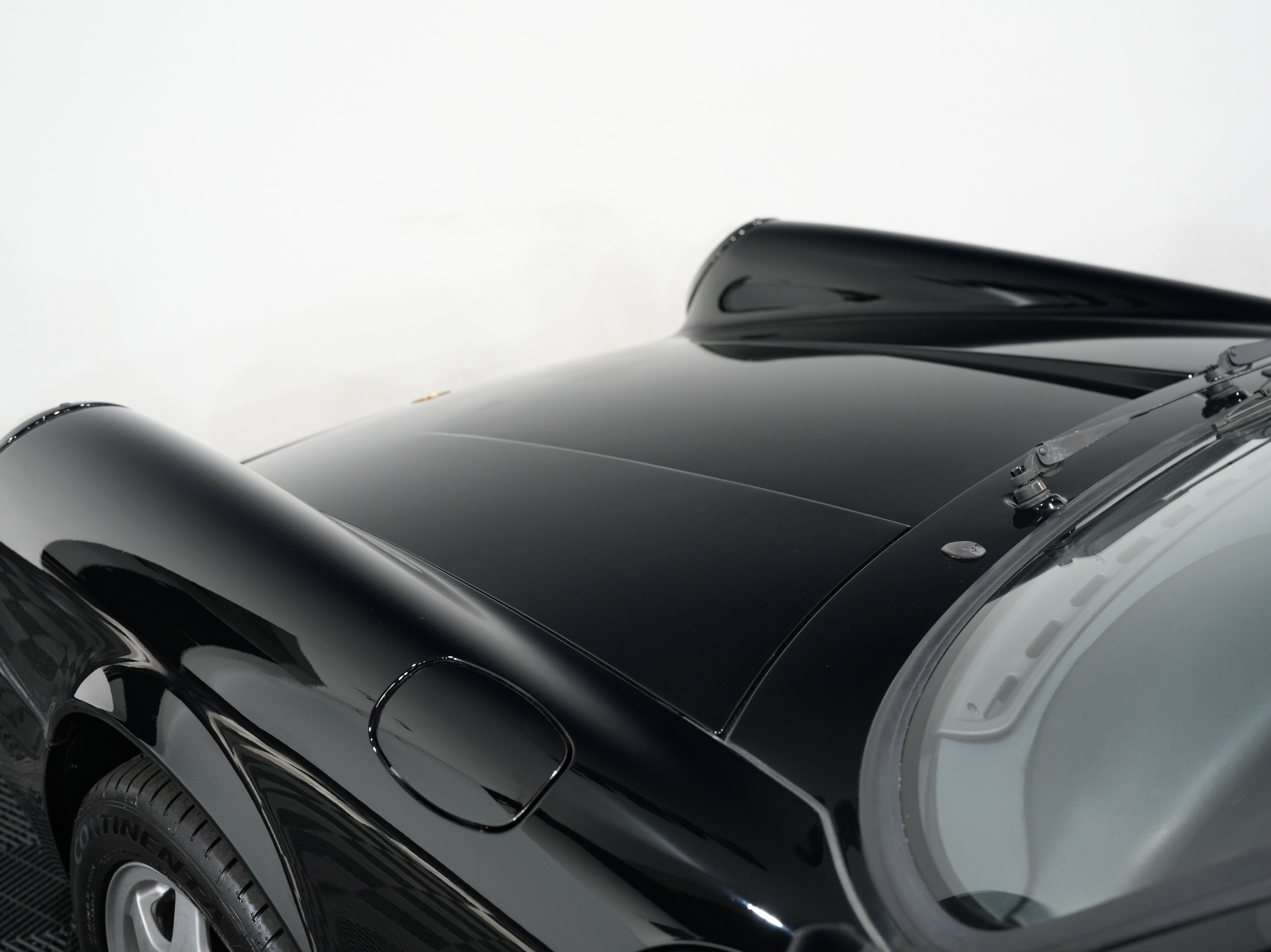 BLACK, 1991 PORSCHE 911 Image 23