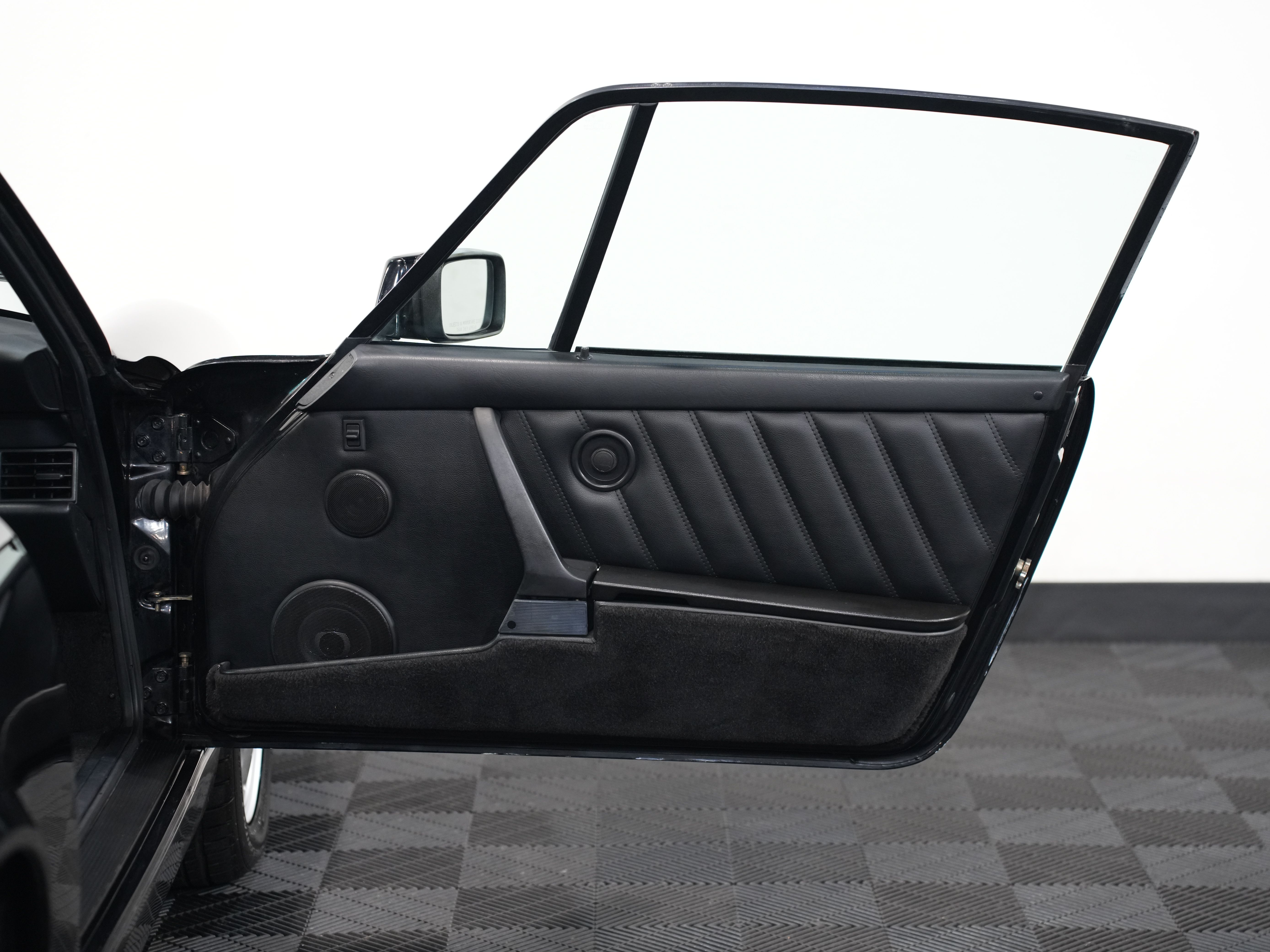 BLACK, 1991 PORSCHE 911 Image 26