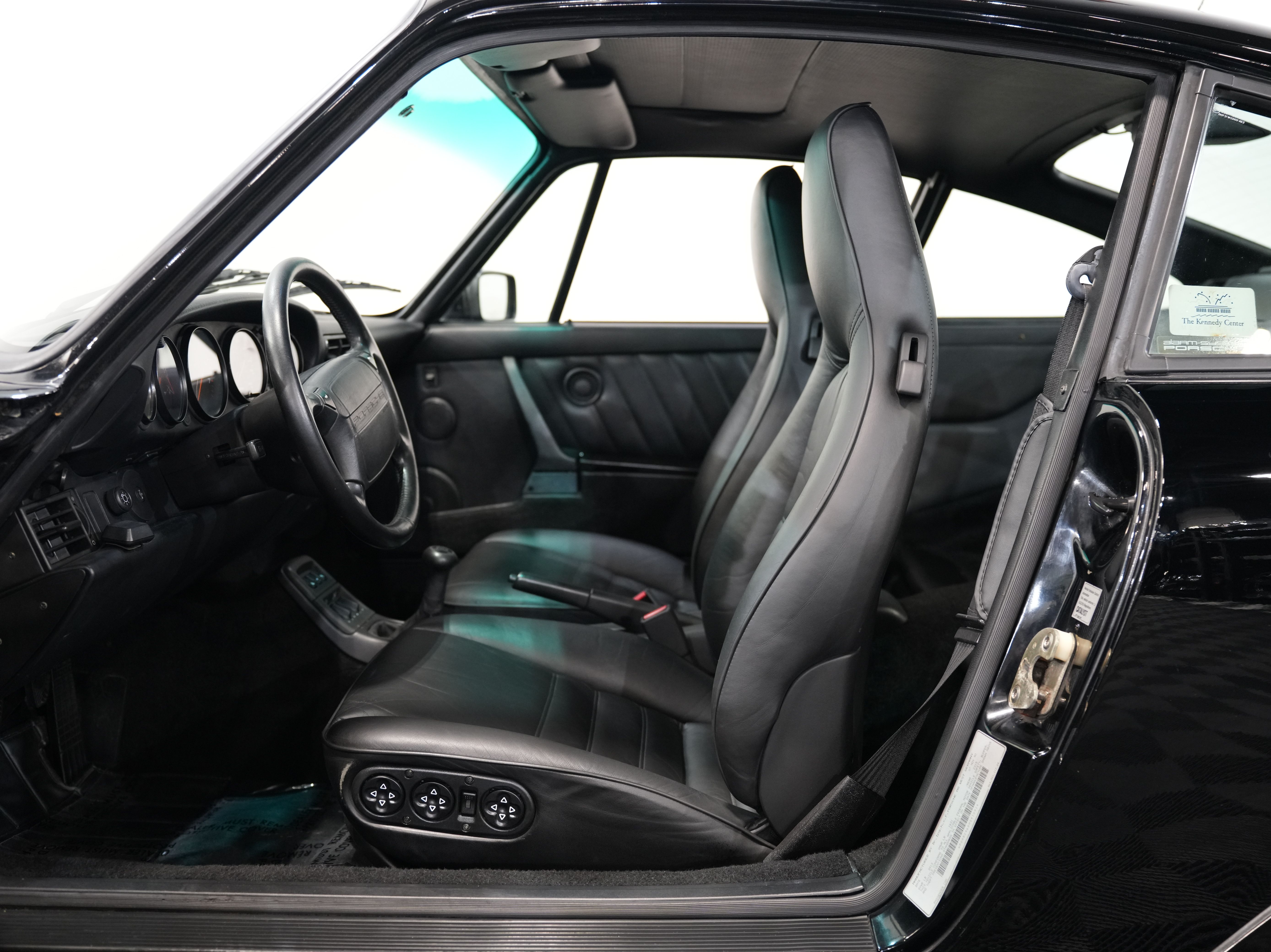 BLACK, 1991 PORSCHE 911 Image 29