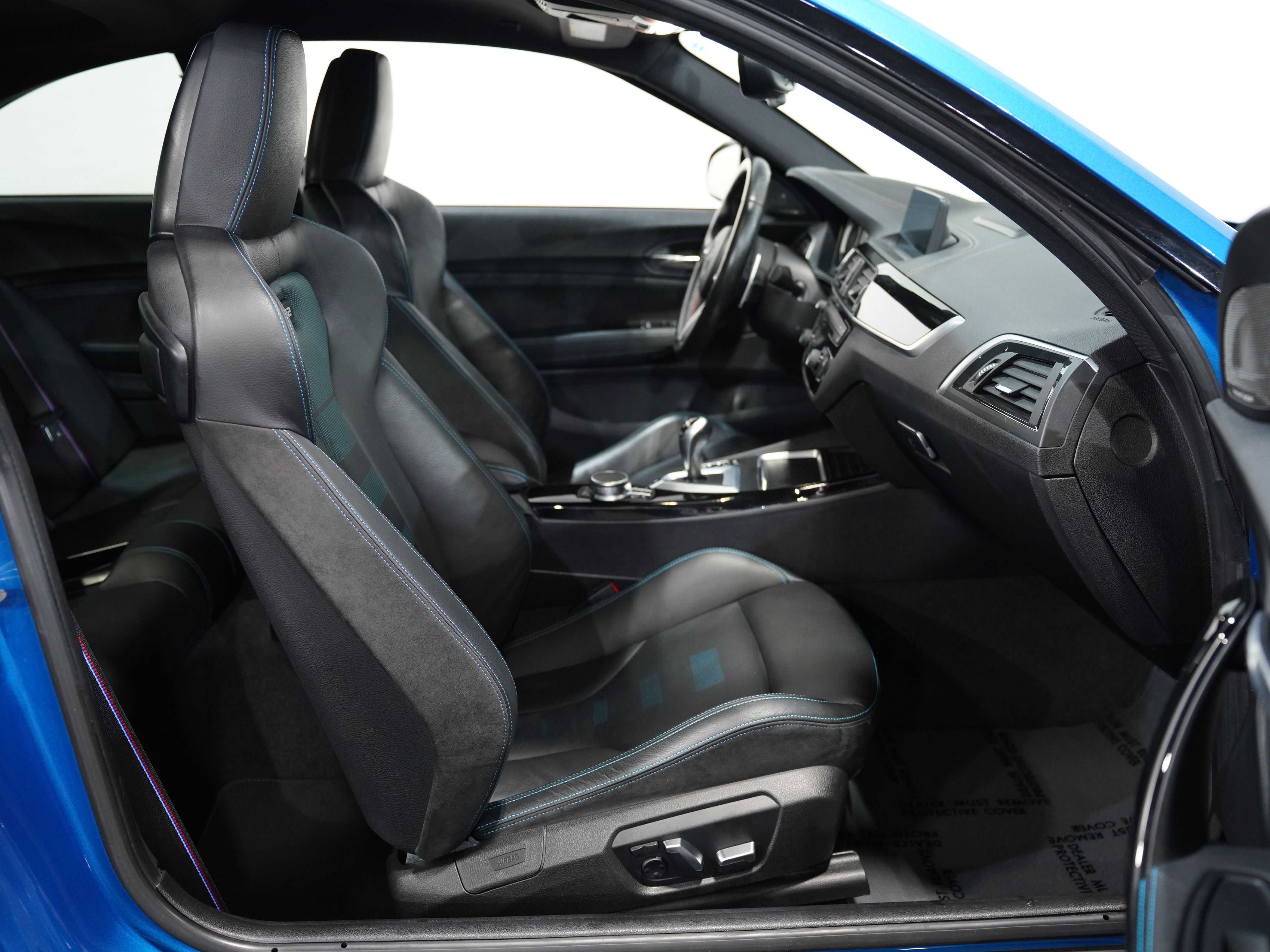 2020 BMW M2 Image 32