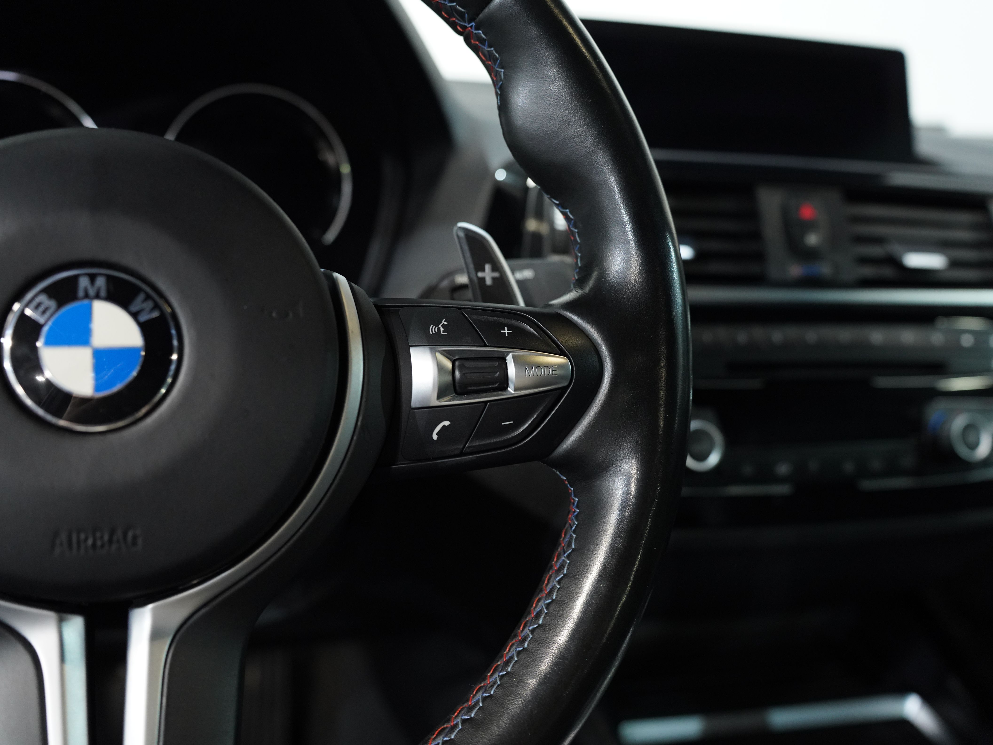 2020 BMW M2 Image 37