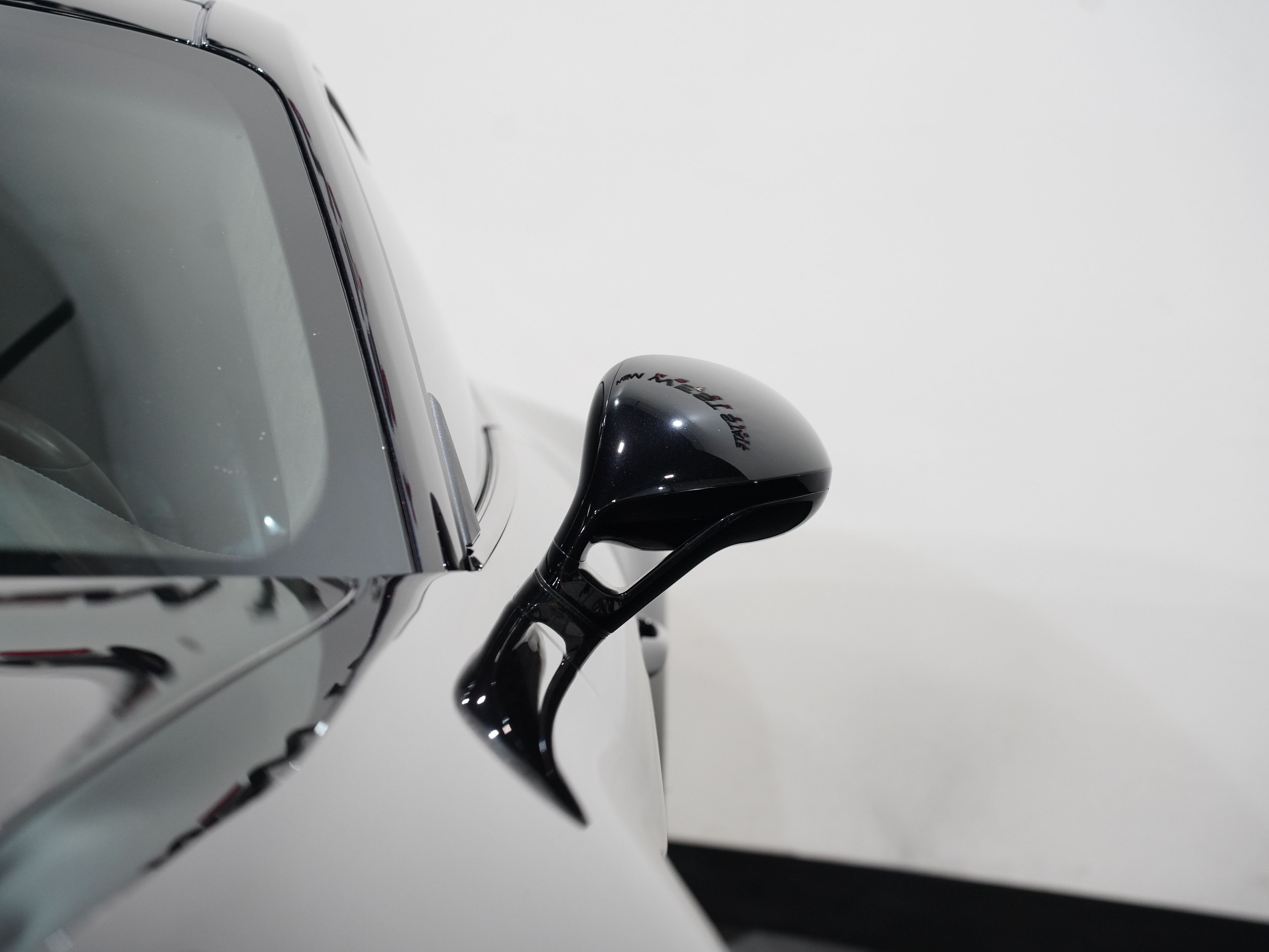 BLACK, 2017 PORSCHE 911 Image 11