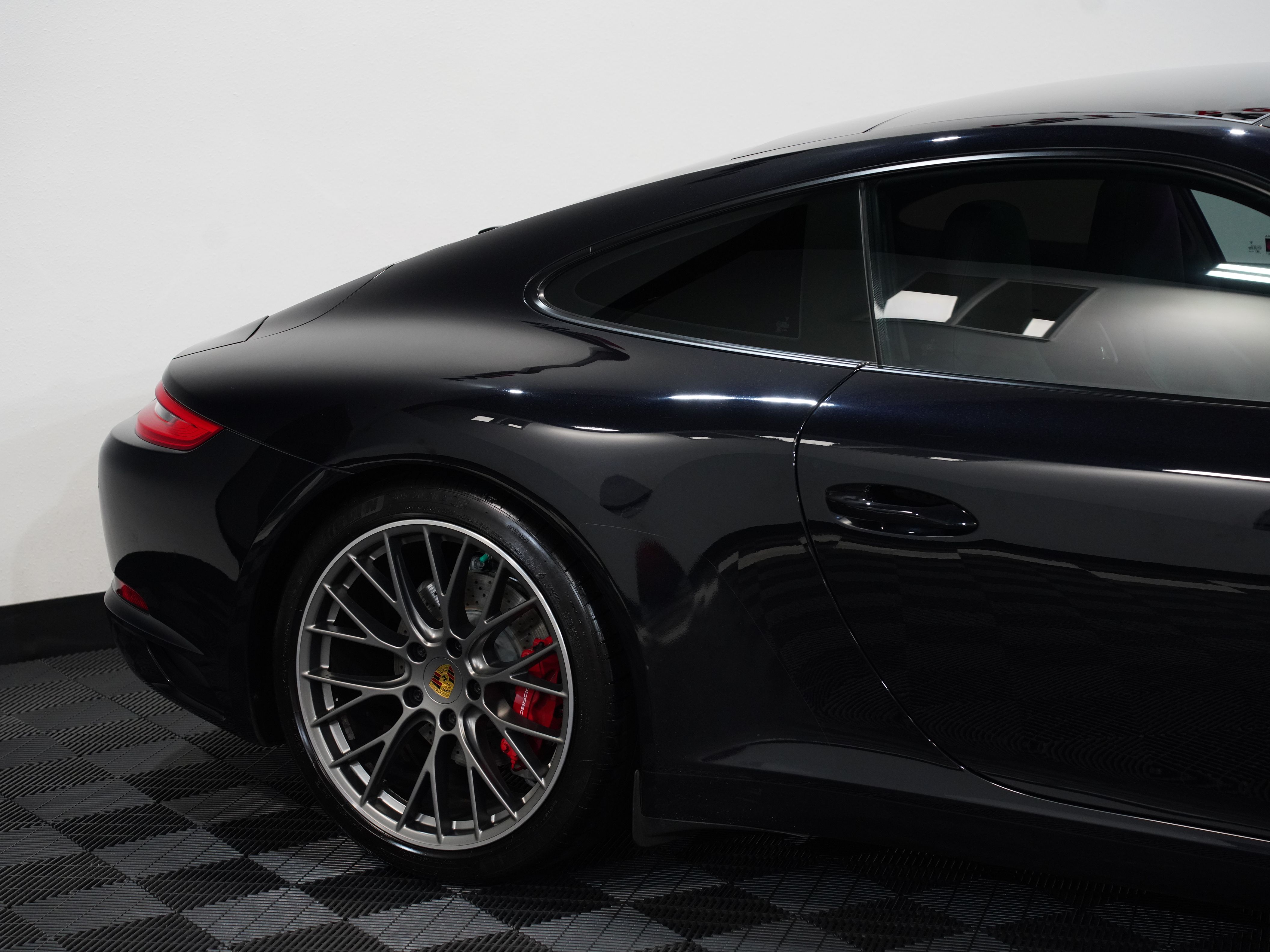 BLACK, 2017 PORSCHE 911 Image 14