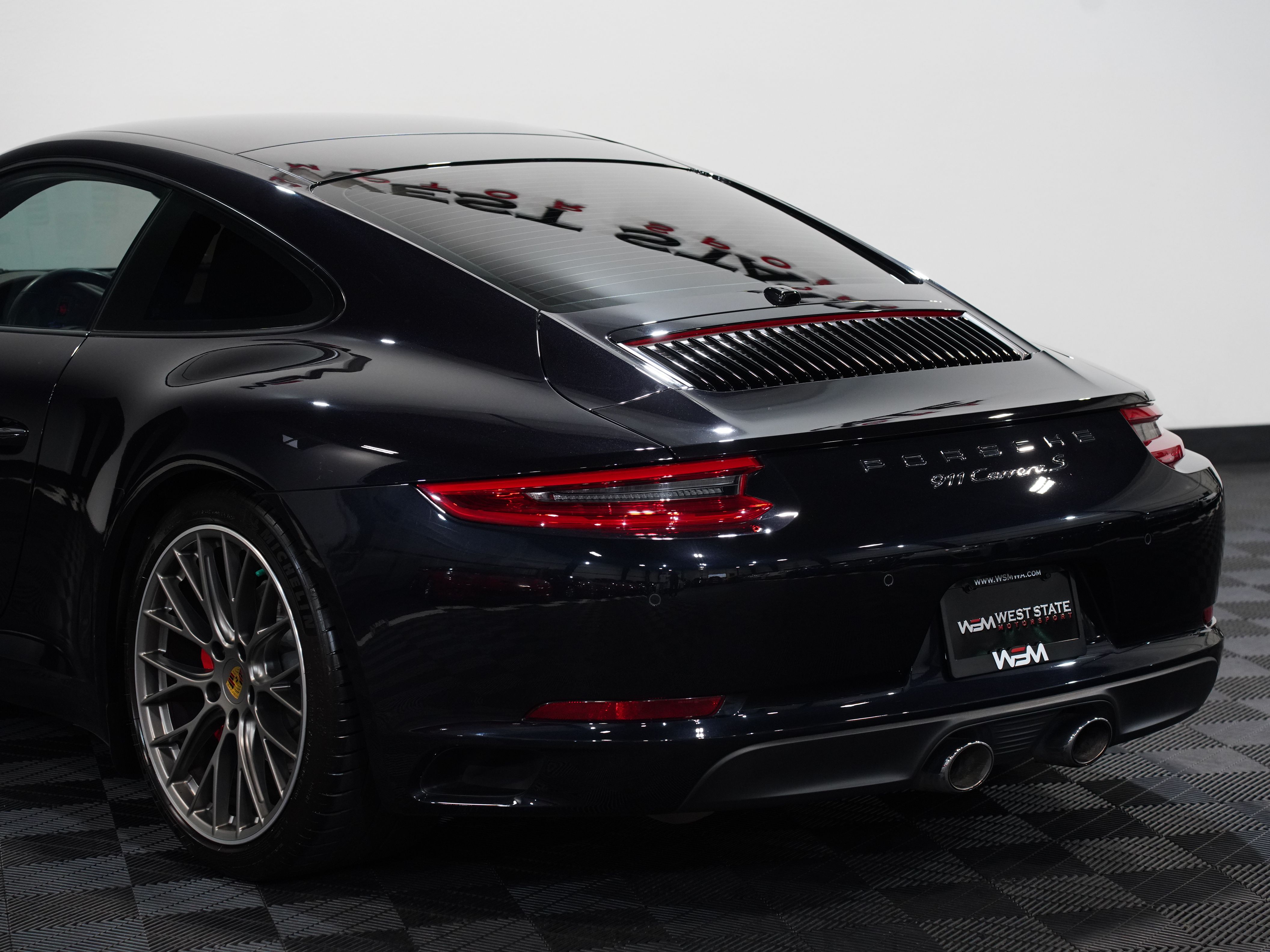 BLACK, 2017 PORSCHE 911 Image 17