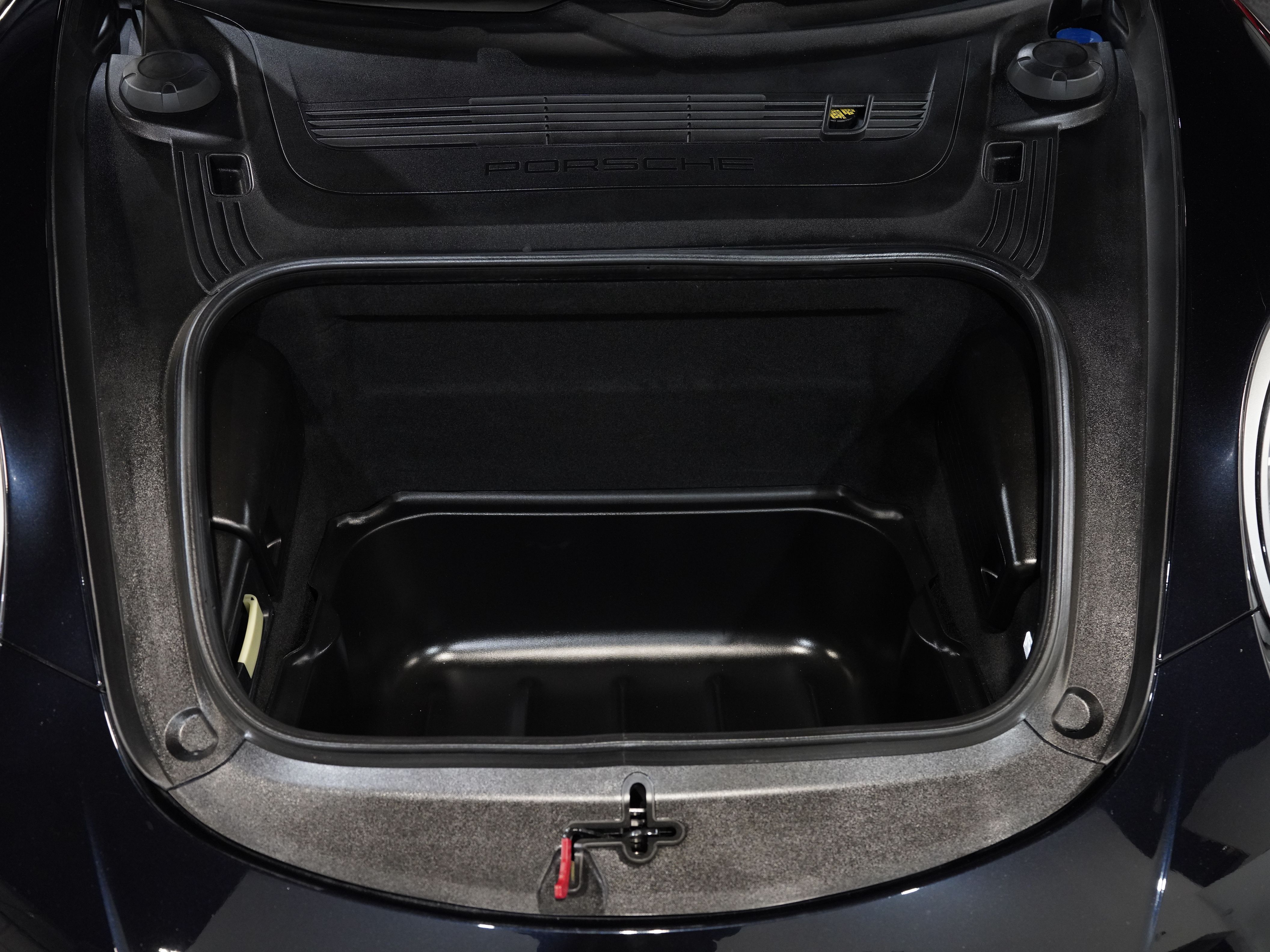 BLACK, 2017 PORSCHE 911 Image 42