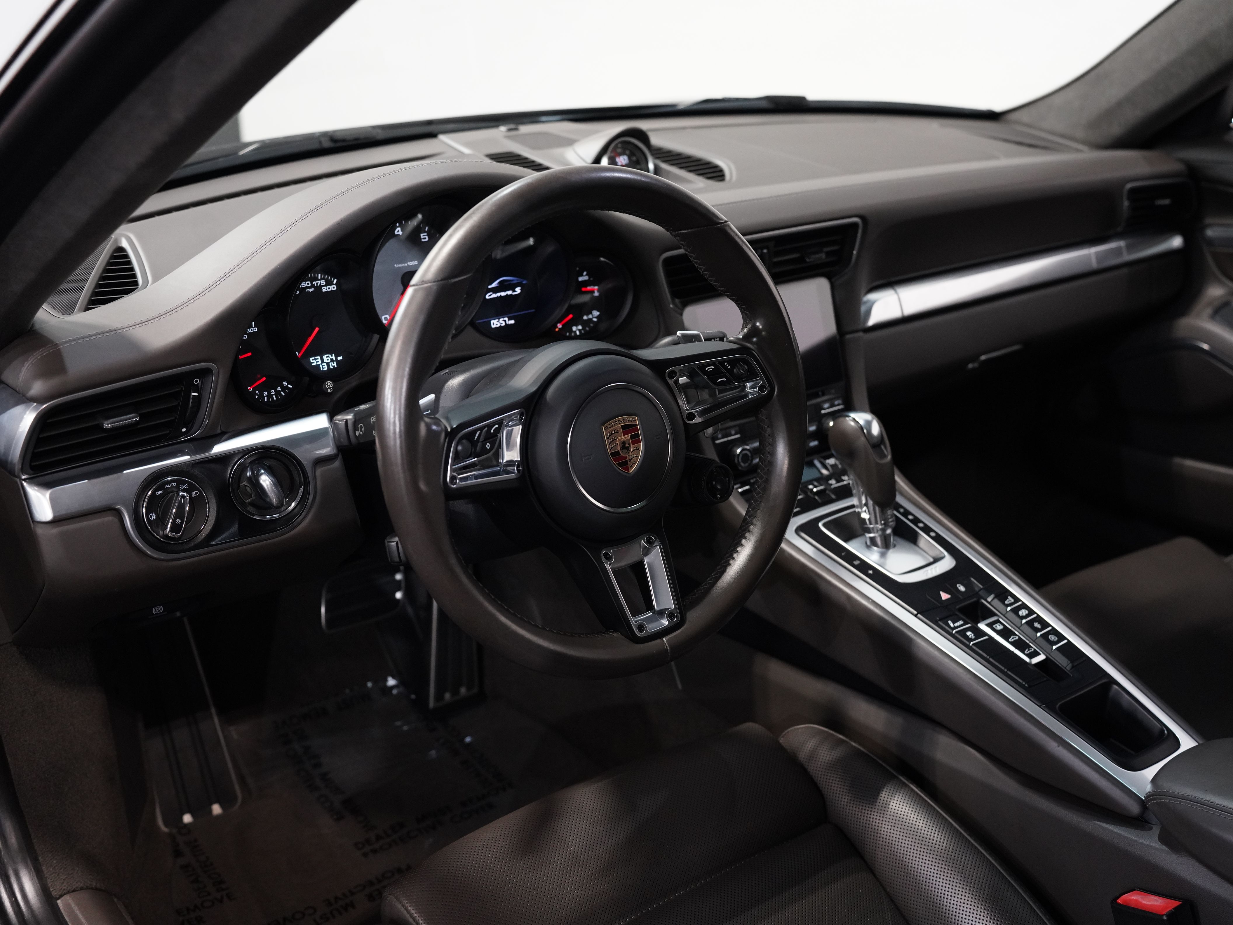 BLACK, 2017 PORSCHE 911 Image 28